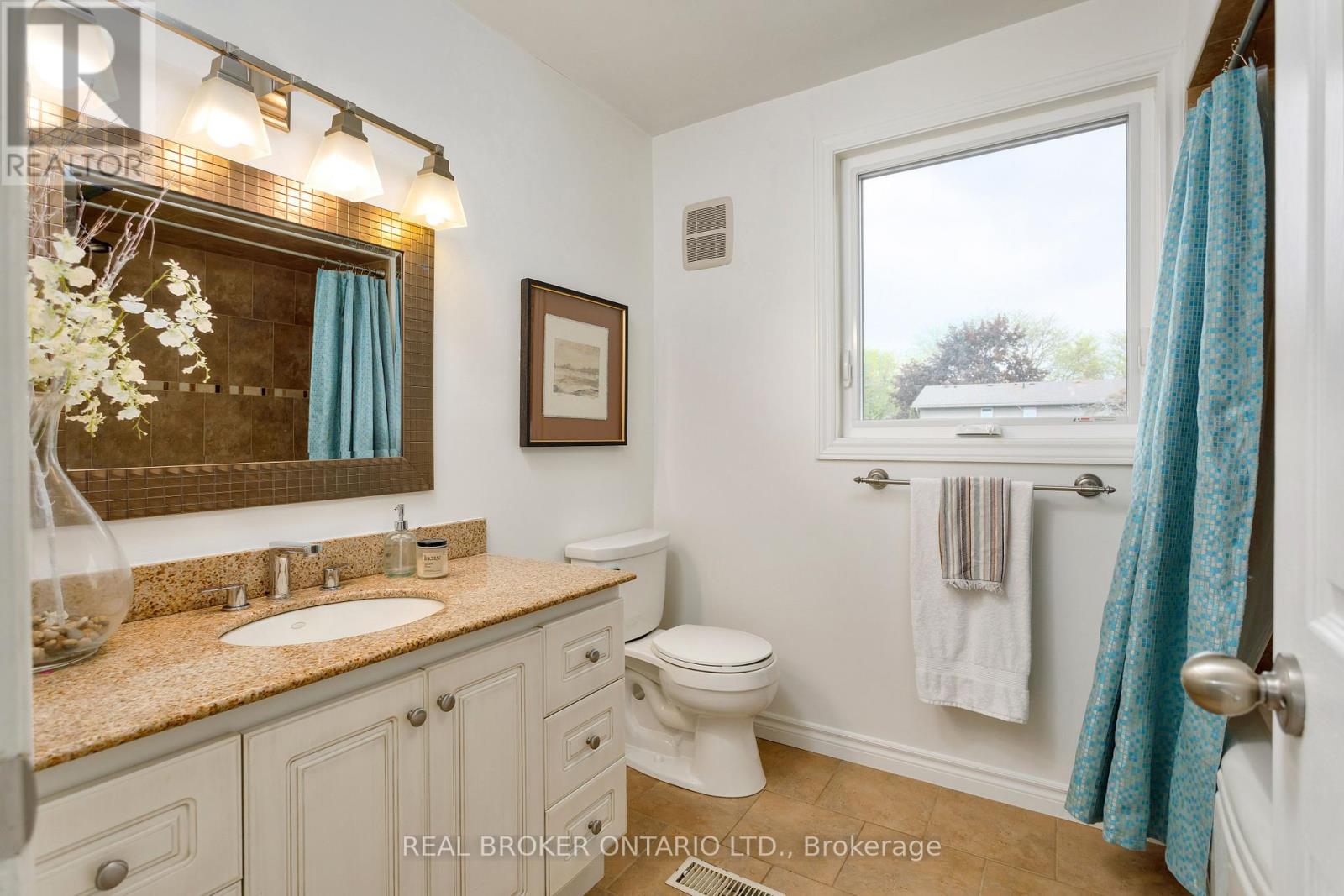 4499 Tremineer Avenue, Burlington (Shoreacres), Ontario  L7L 1H8 - Photo 28 - W12209887