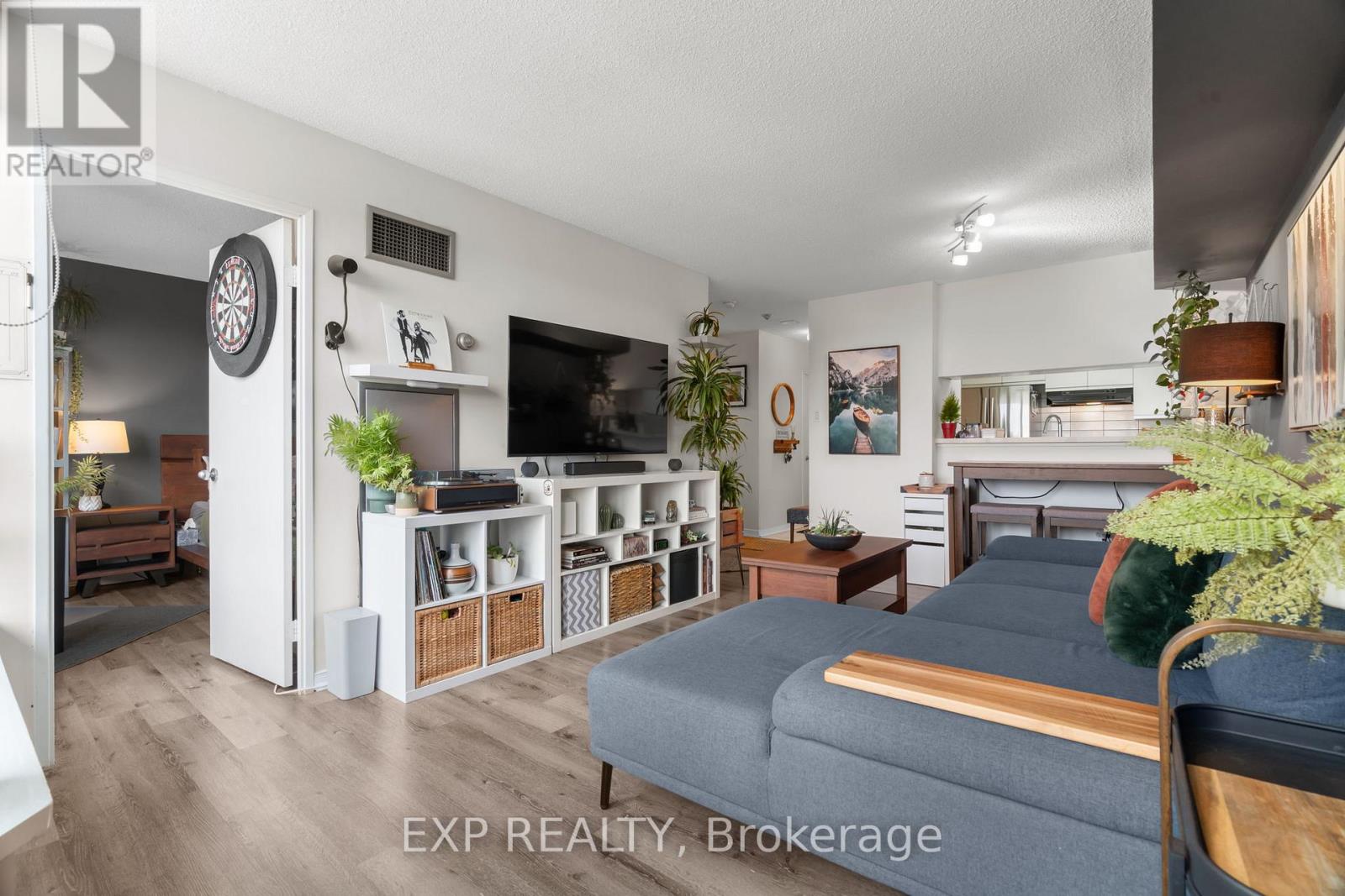 706 - 75 King Street E, Mississauga (Cooksville), Ontario  L5A 4G5 - Photo 1 - W12209892