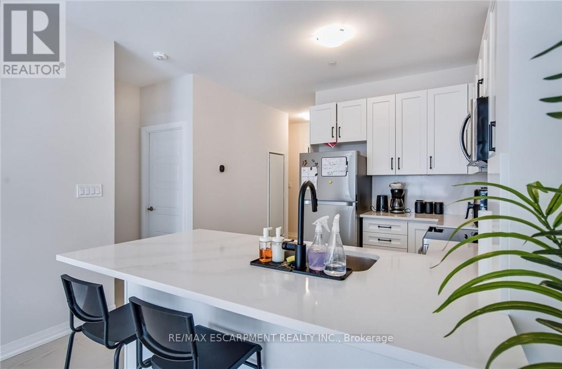 212 - 3265 Carding Mill Trail, Oakville, Ontario  L6M 5P7 - Photo 12 - W12209917