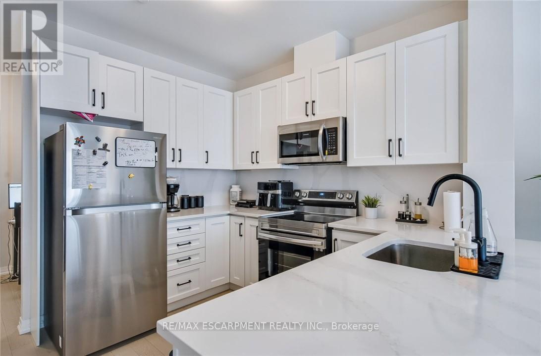 212 - 3265 Carding Mill Trail, Oakville, Ontario  L6M 5P7 - Photo 9 - W12209917