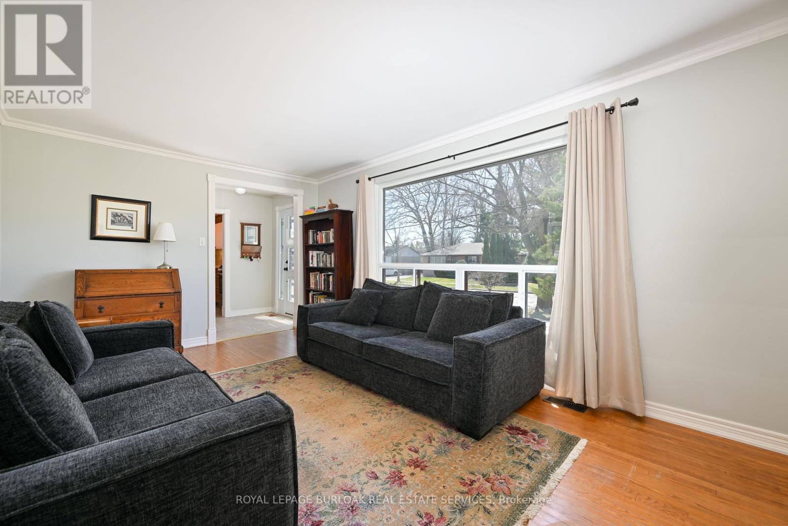 419 Hampton Heath Road, Burlington (Appleby), Ontario  L7L 4R3 - Photo 14 - W12209924