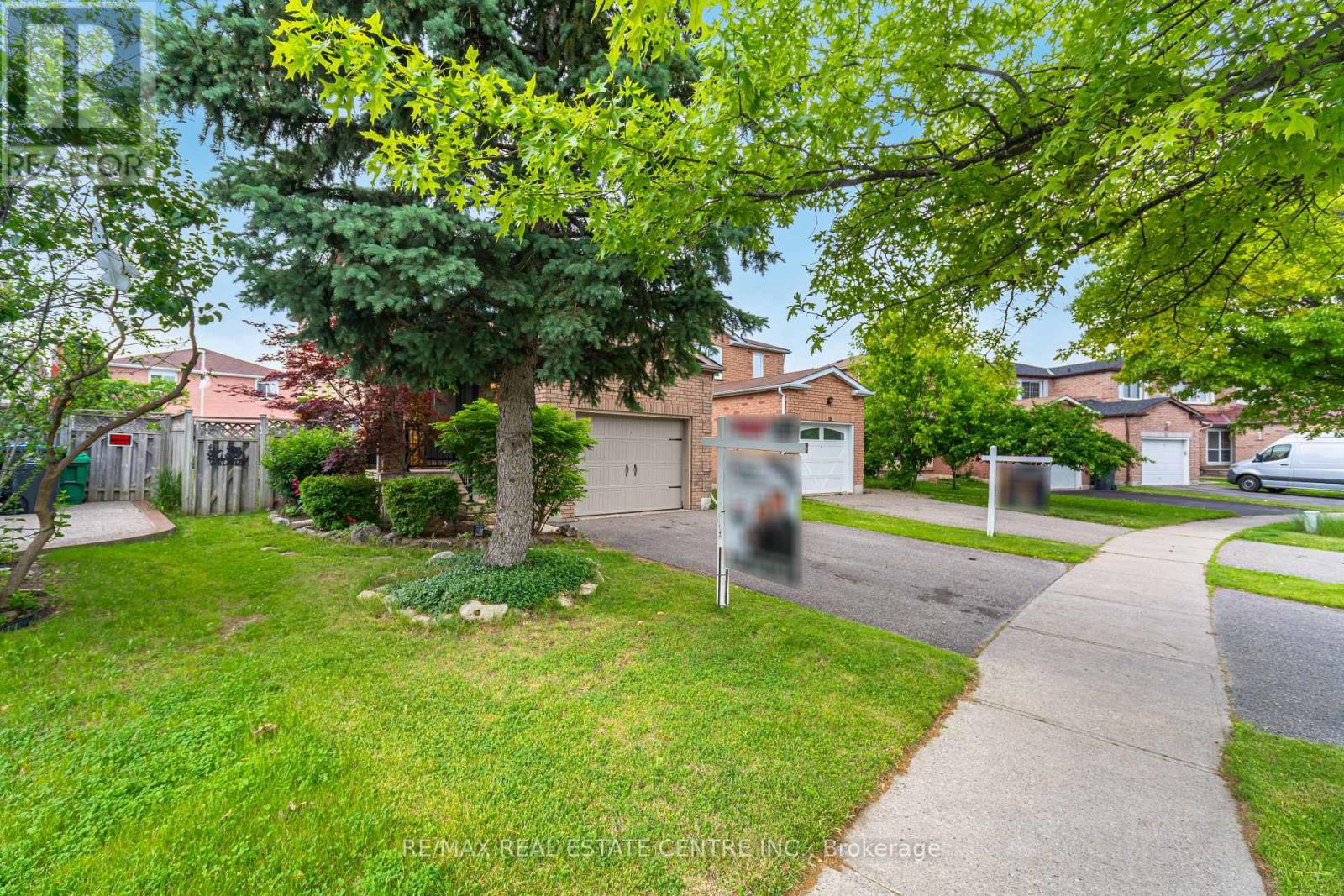 57 Faywood Drive, Brampton (Fletcher's West), Ontario  L6Y 4M1 - Photo 3 - W12209929