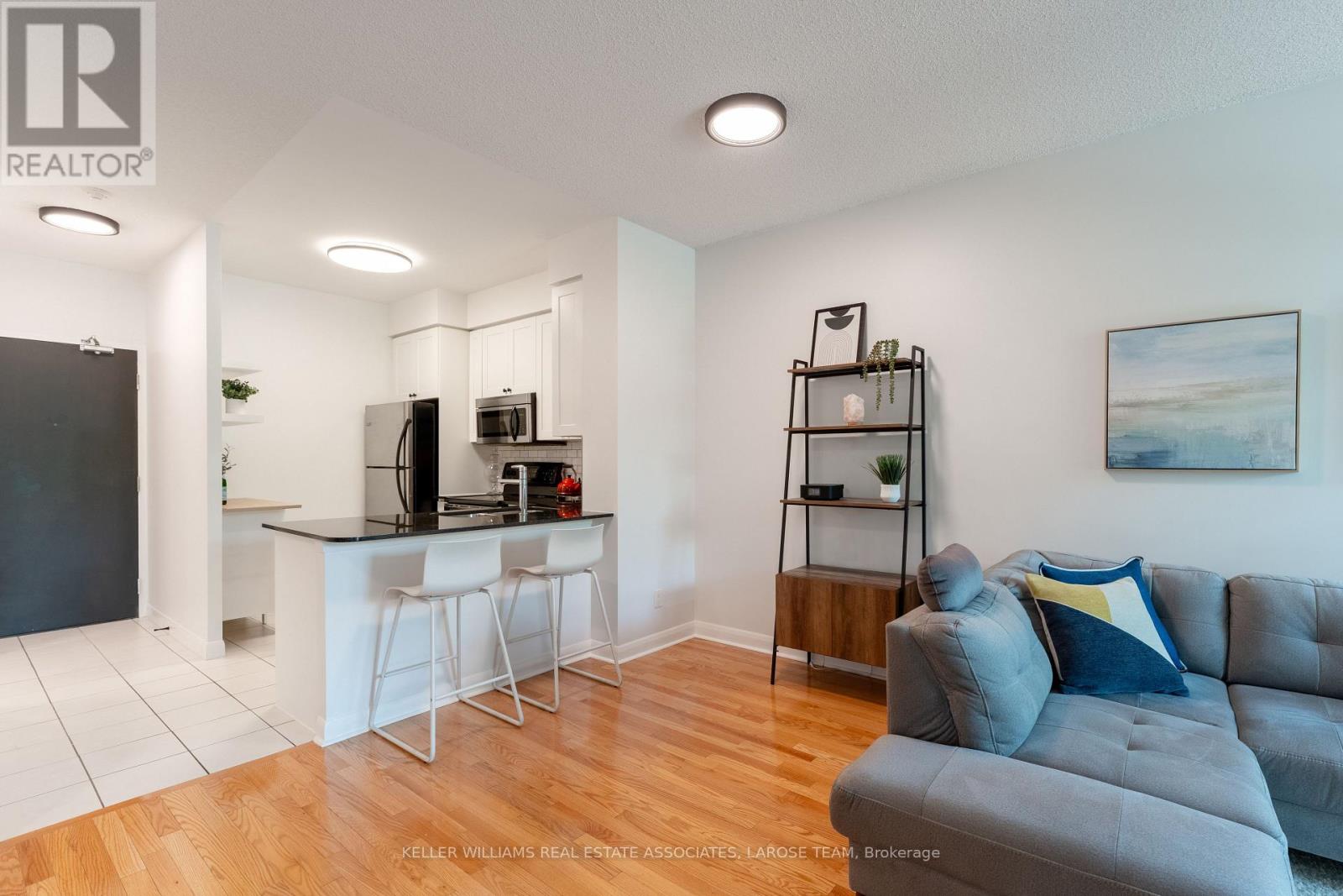 102 - 225 SHERWAY GARDENS ROAD, Toronto, Ontario