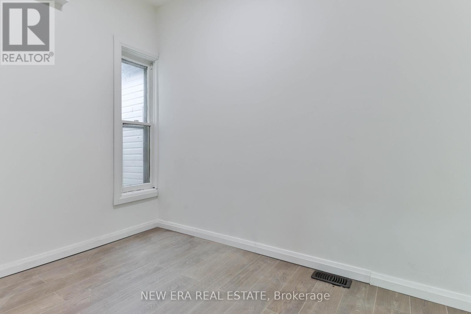 990 Dovercourt Road, Toronto (Dovercourt-Wallace Emerson-Junction), Ontario  M6H 2X5 - Photo 8 - W12209982