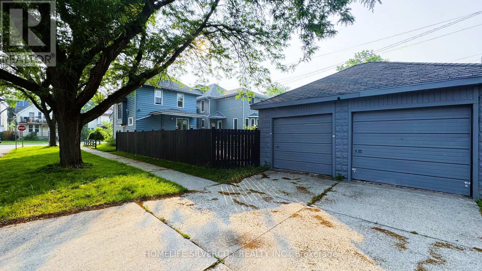 388 Gladstone Avenue, Windsor, Ontario  N9A 2P7 - Photo 4 - X12209854