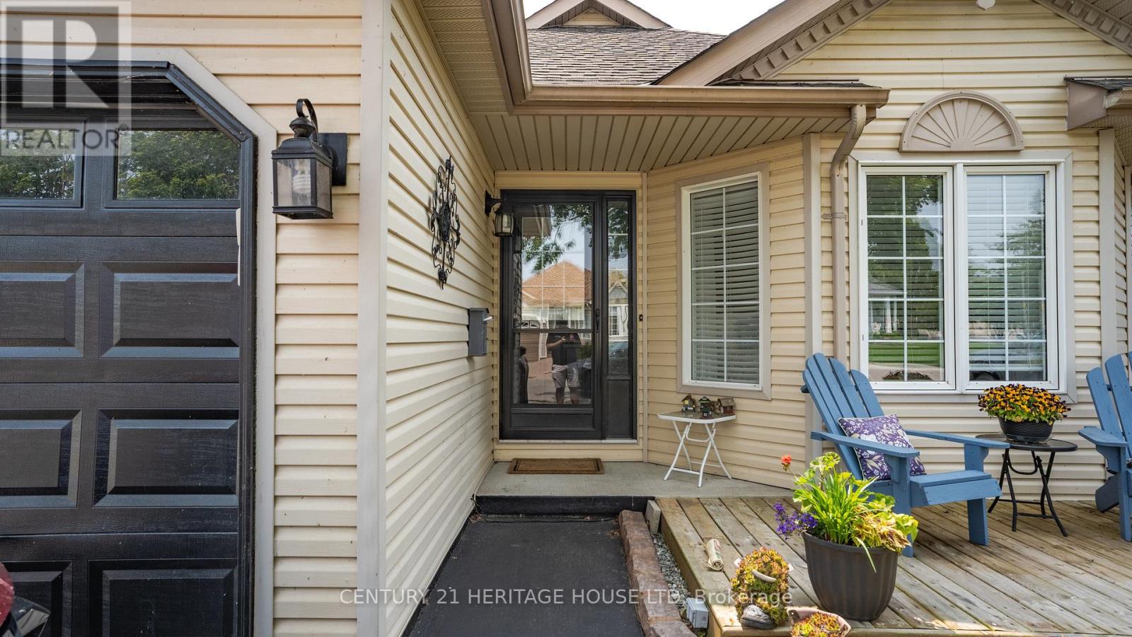 21 Long Point Boulevard, Haldimand, Ontario  N0E 1M0 - Photo 3 - X12209900