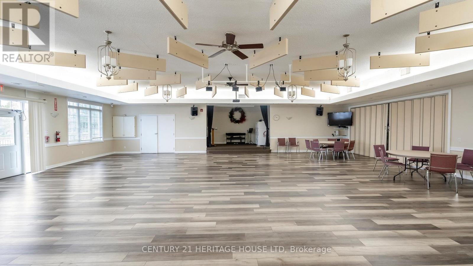 21 Long Point Boulevard, Haldimand, Ontario  N0E 1M0 - Photo 35 - X12209900