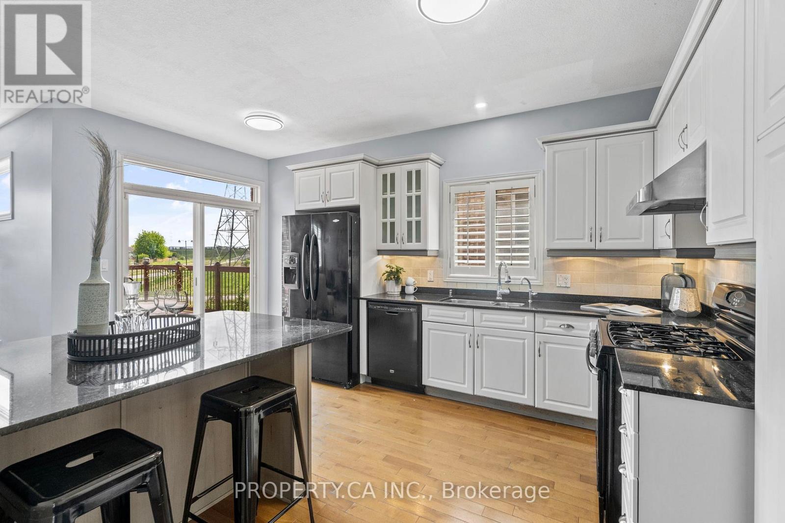 753 Klosters Drive, Waterloo, Ontario  N2V 2V5 - Photo 12 - X12209933
