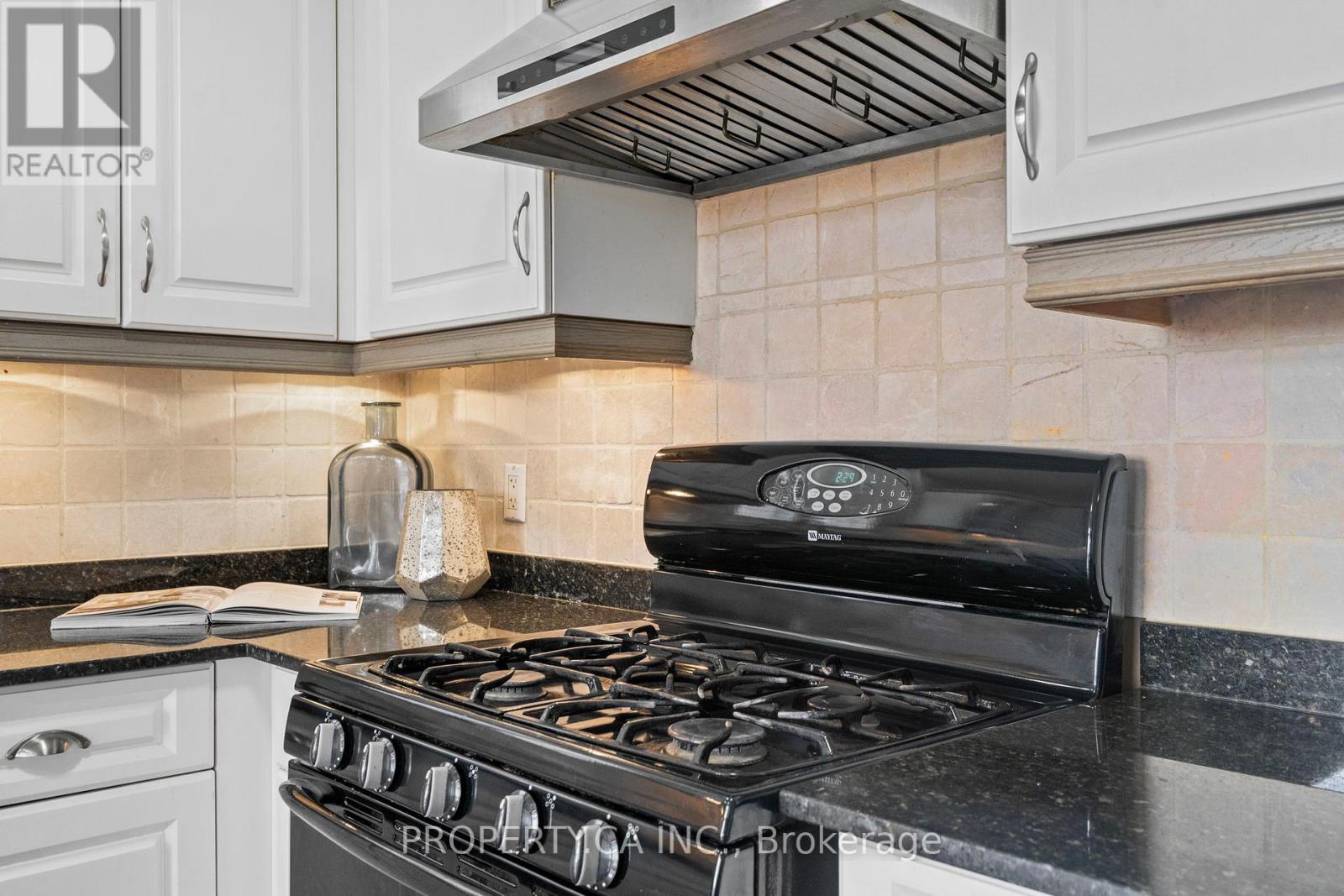 753 Klosters Drive, Waterloo, Ontario  N2V 2V5 - Photo 14 - X12209933