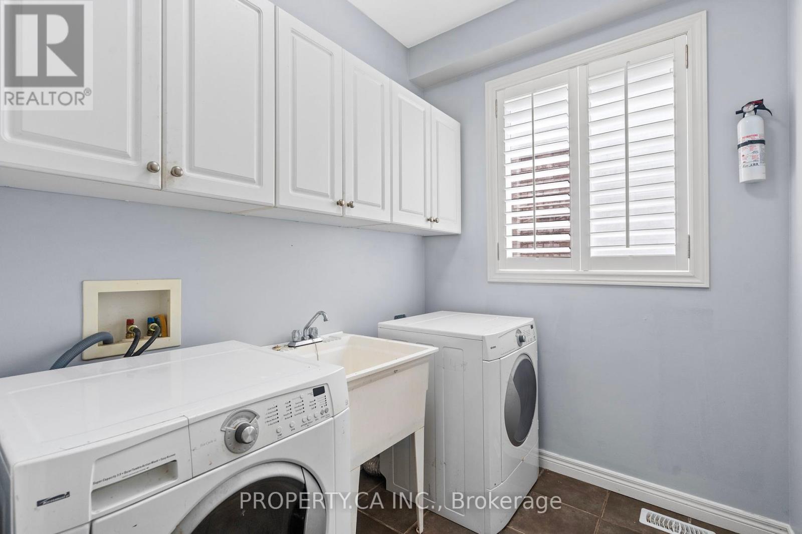 753 Klosters Drive, Waterloo, Ontario  N2V 2V5 - Photo 17 - X12209933