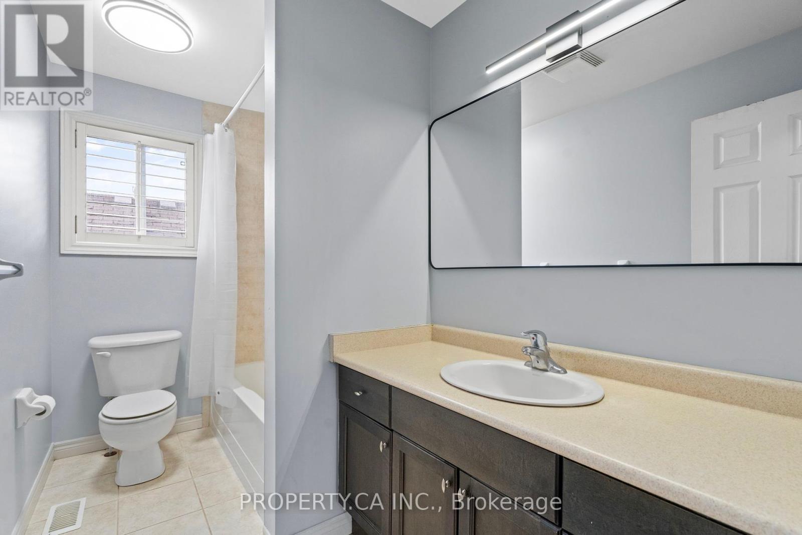 753 Klosters Drive, Waterloo, Ontario  N2V 2V5 - Photo 21 - X12209933