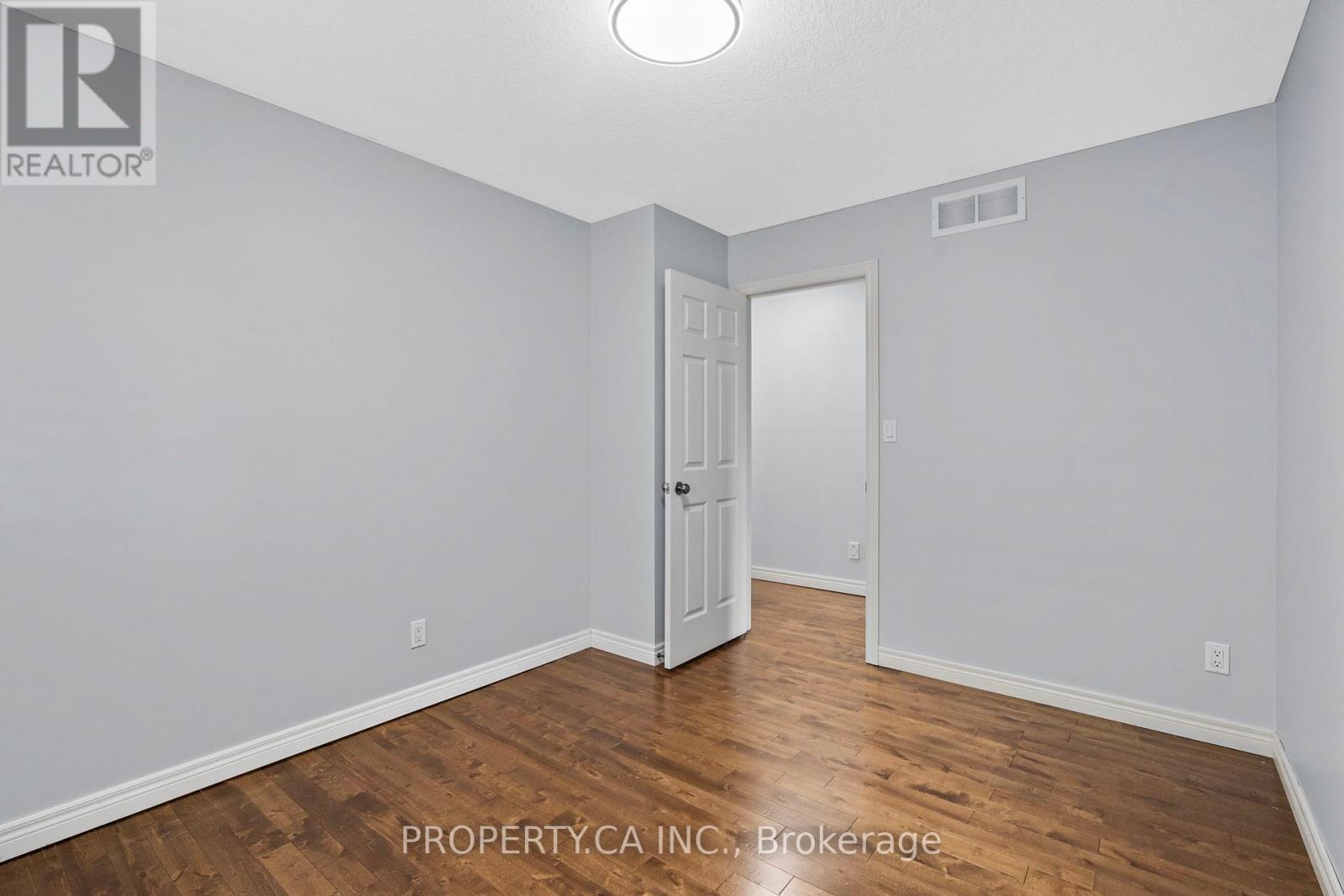753 Klosters Drive, Waterloo, Ontario  N2V 2V5 - Photo 26 - X12209933