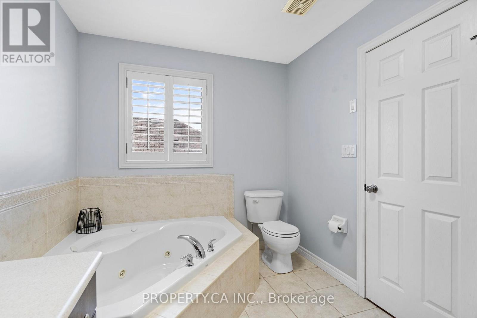 753 Klosters Drive, Waterloo, Ontario  N2V 2V5 - Photo 33 - X12209933