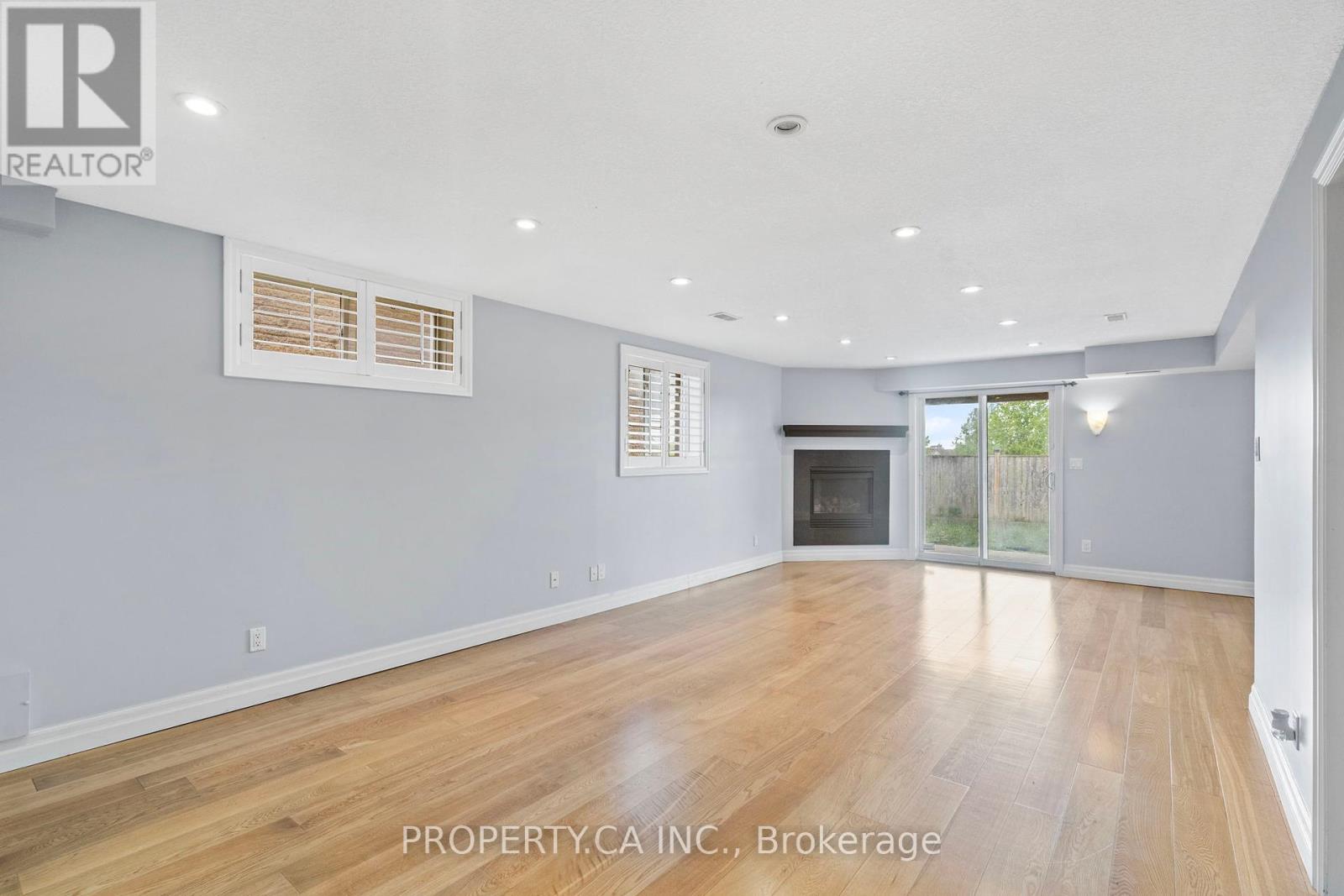 753 Klosters Drive, Waterloo, Ontario  N2V 2V5 - Photo 37 - X12209933