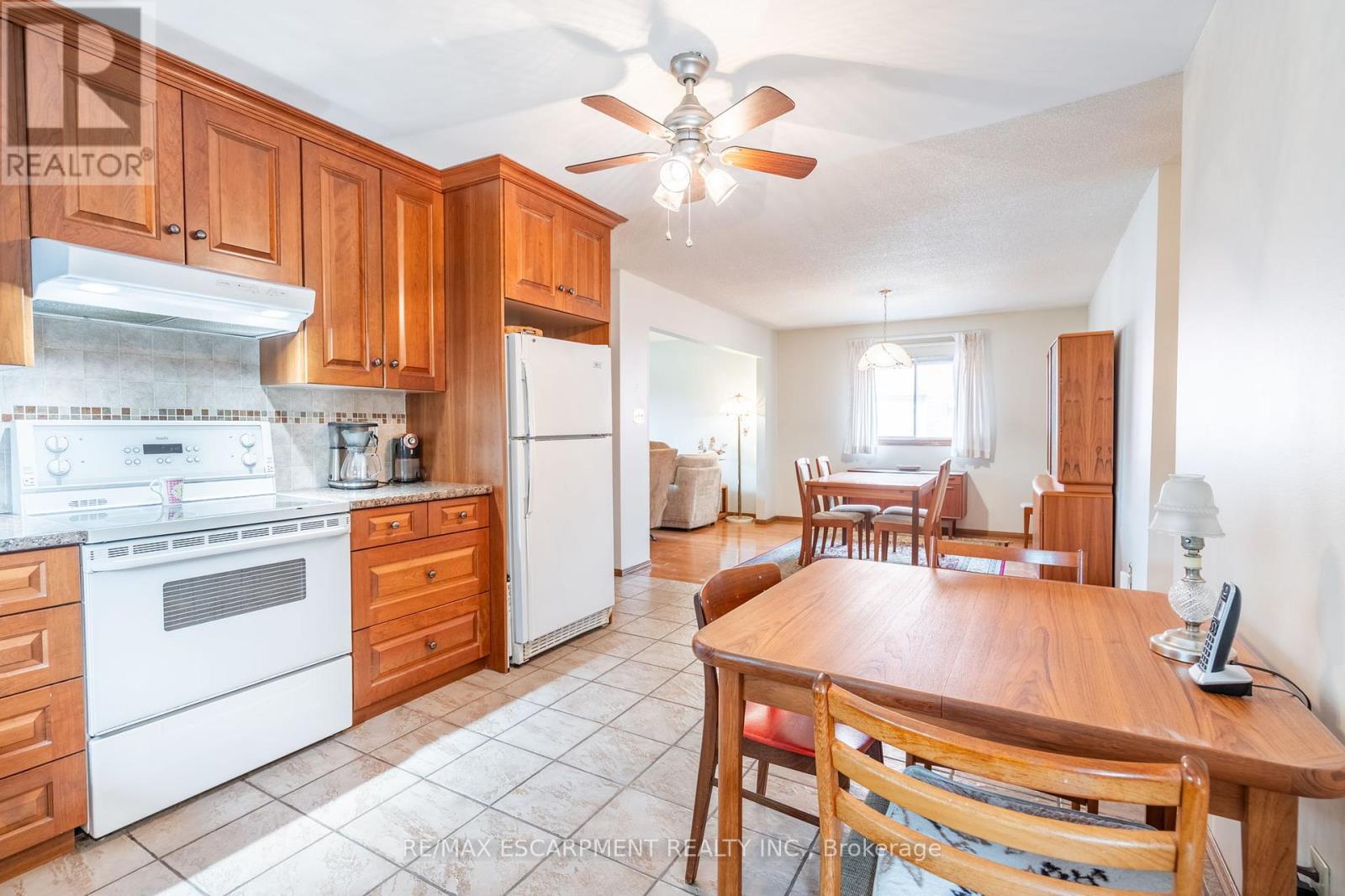 43 Trenholme Crescent, Hamilton (Trenholme), Ontario  L8W 2L4 - Photo 24 - X12209979
