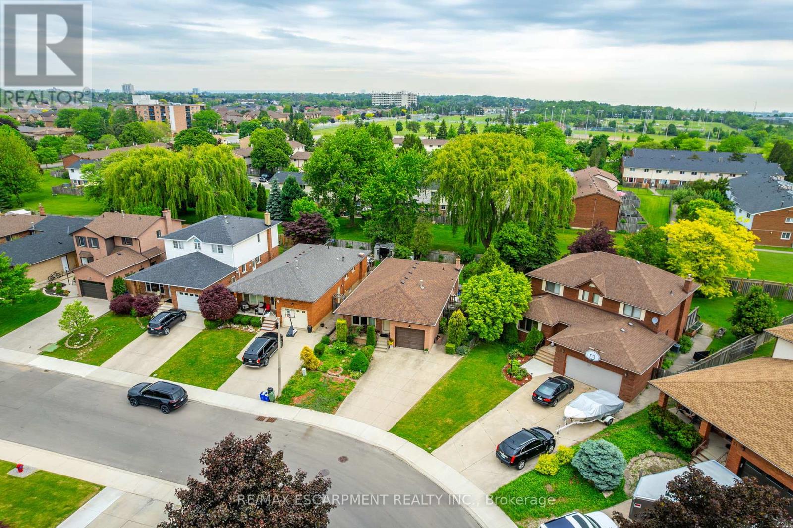 43 Trenholme Crescent, Hamilton (Trenholme), Ontario  L8W 2L4 - Photo 3 - X12209979