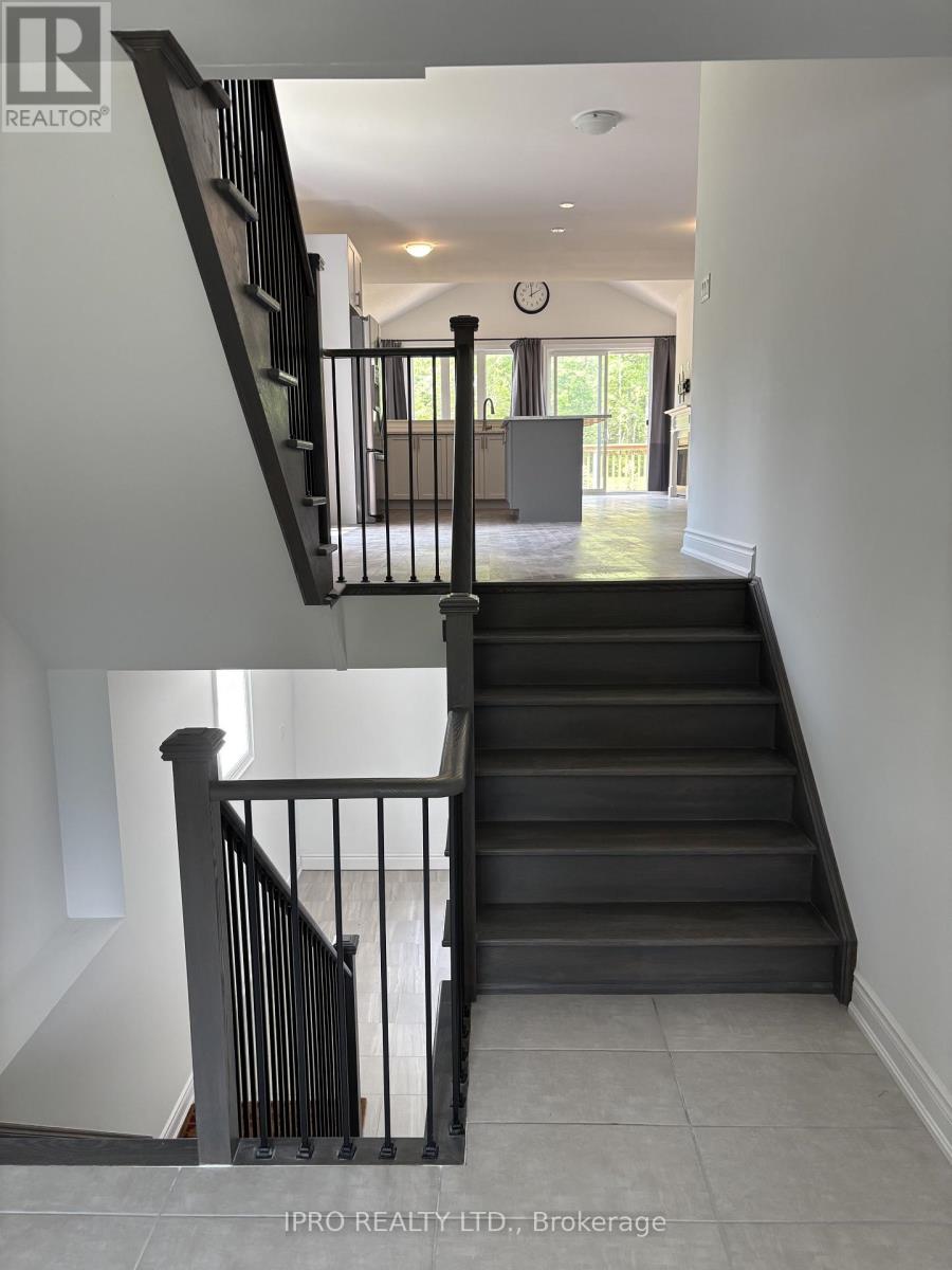 Main & 2nd Flr - 20 62nd Street S, Wasaga Beach, Ontario  L9Z 1V5 - Photo 3 - S12209787