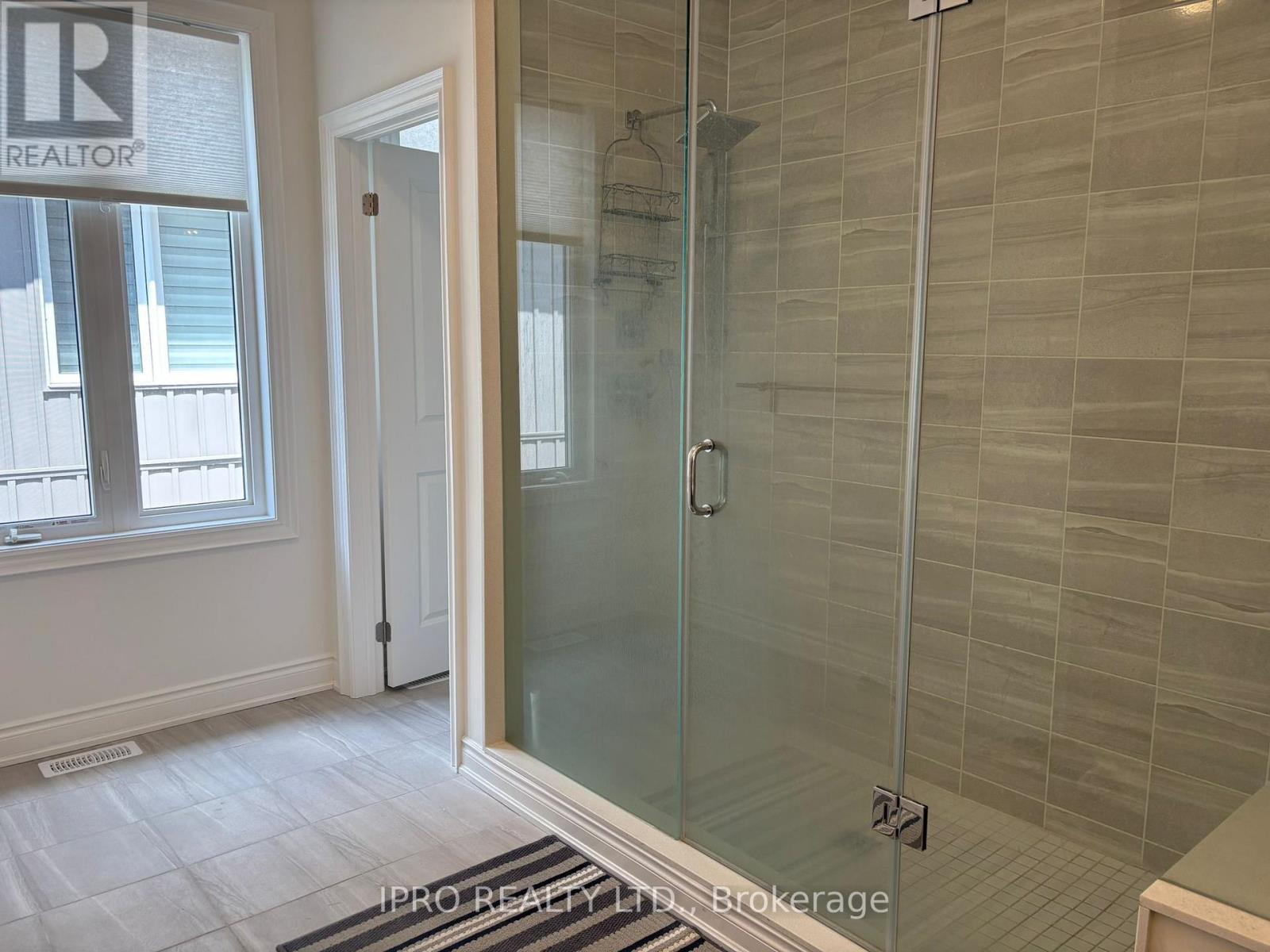 Main & 2nd Flr - 20 62nd Street S, Wasaga Beach, Ontario  L9Z 1V5 - Photo 11 - S12209787