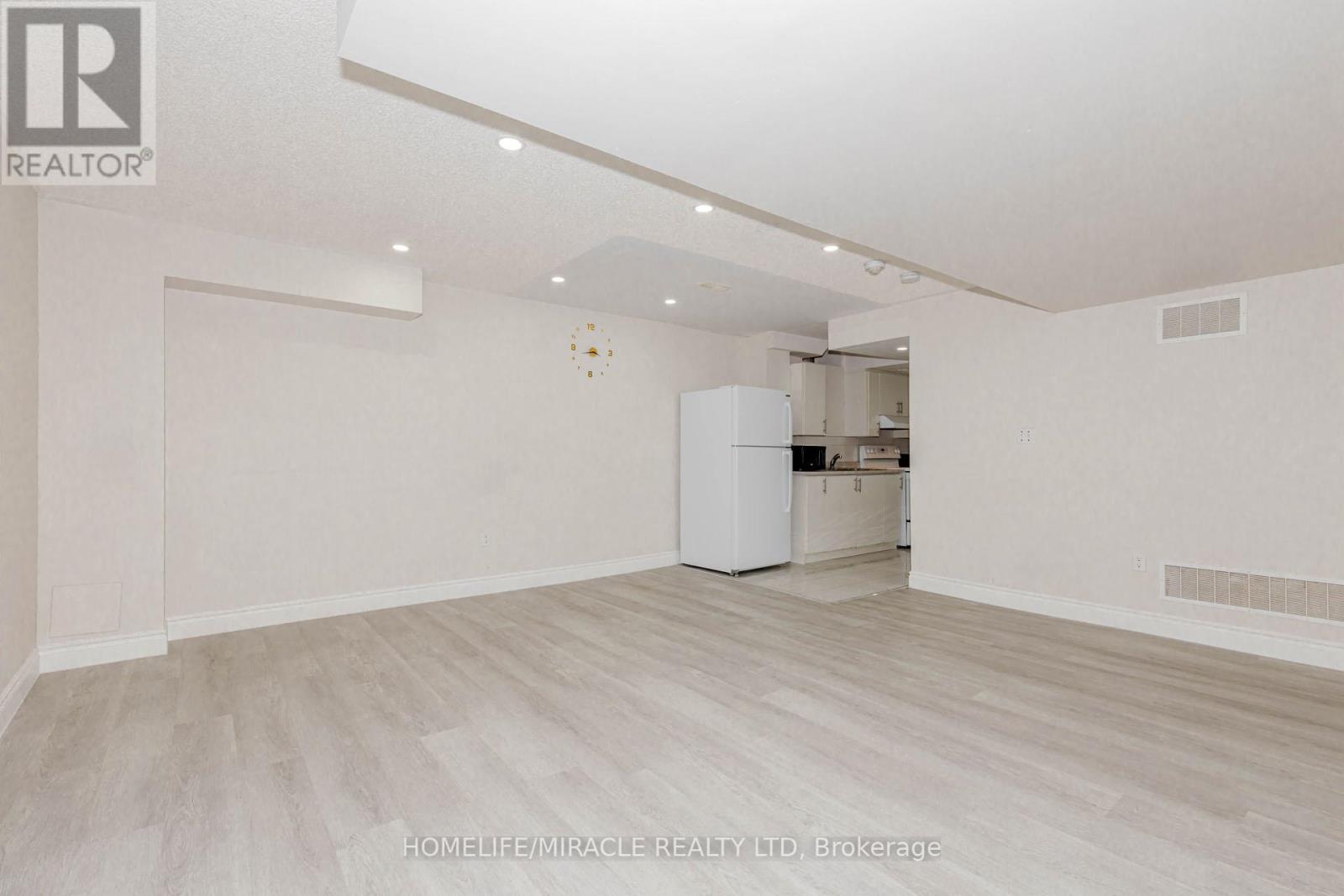 1015 Job Crescent, Milton (Ha Harrison), Ontario  L9T 7V1 - Photo 43 - W12209556