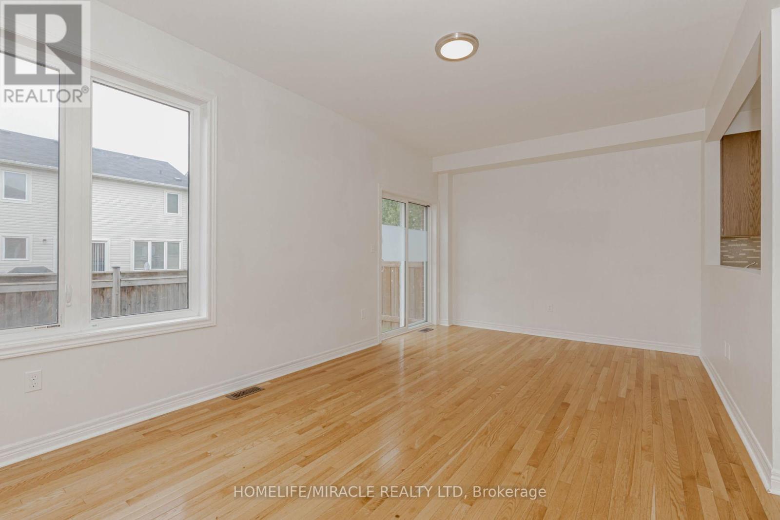 1015 Job Crescent, Milton (Ha Harrison), Ontario  L9T 7V1 - Photo 9 - W12209556