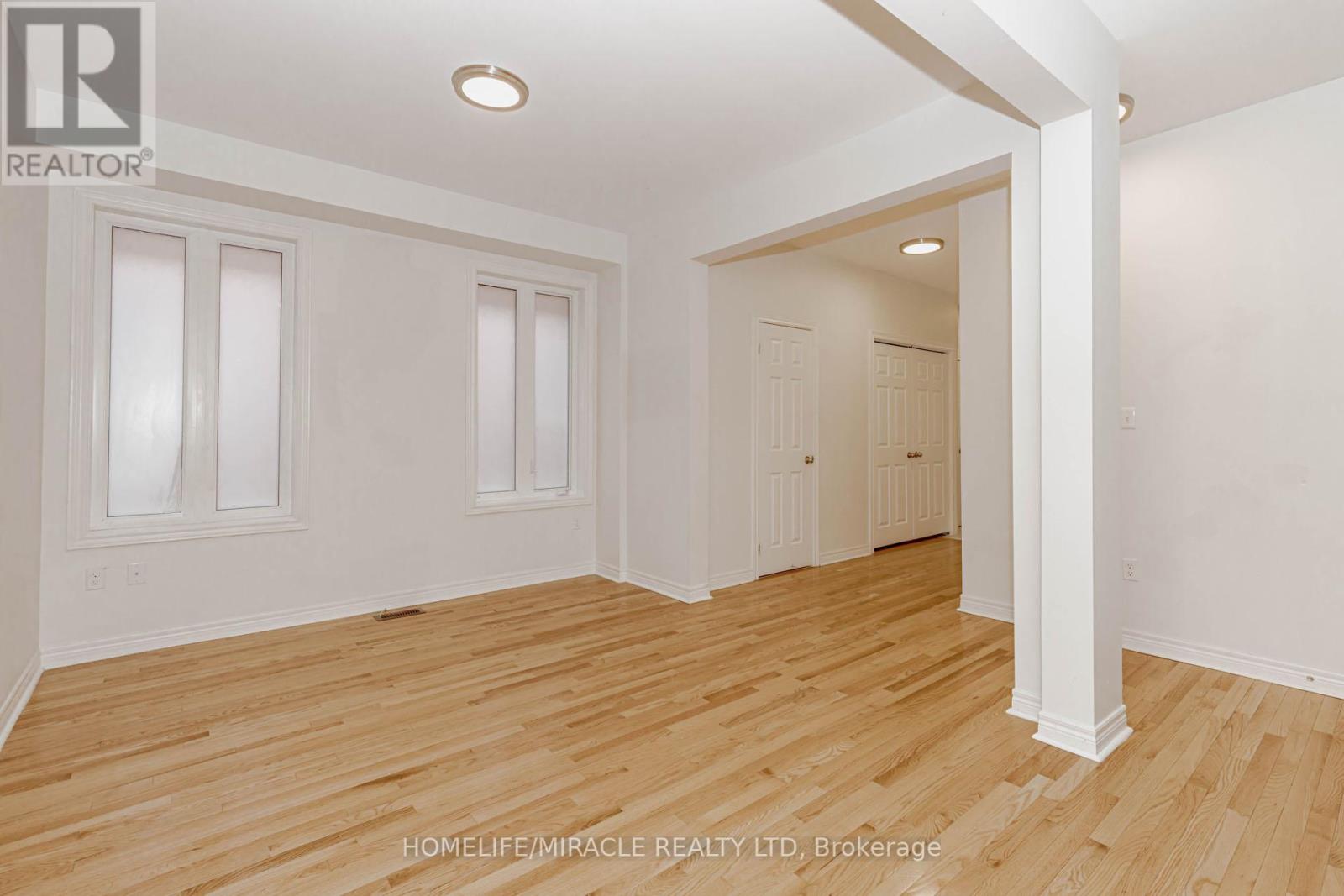 1015 Job Crescent, Milton (Ha Harrison), Ontario  L9T 7V1 - Photo 12 - W12209556