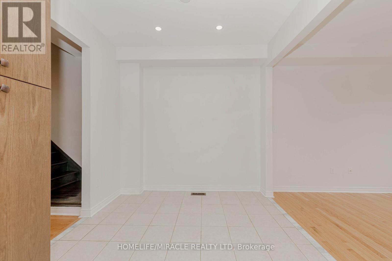 1015 Job Crescent, Milton (Ha Harrison), Ontario  L9T 7V1 - Photo 21 - W12209556