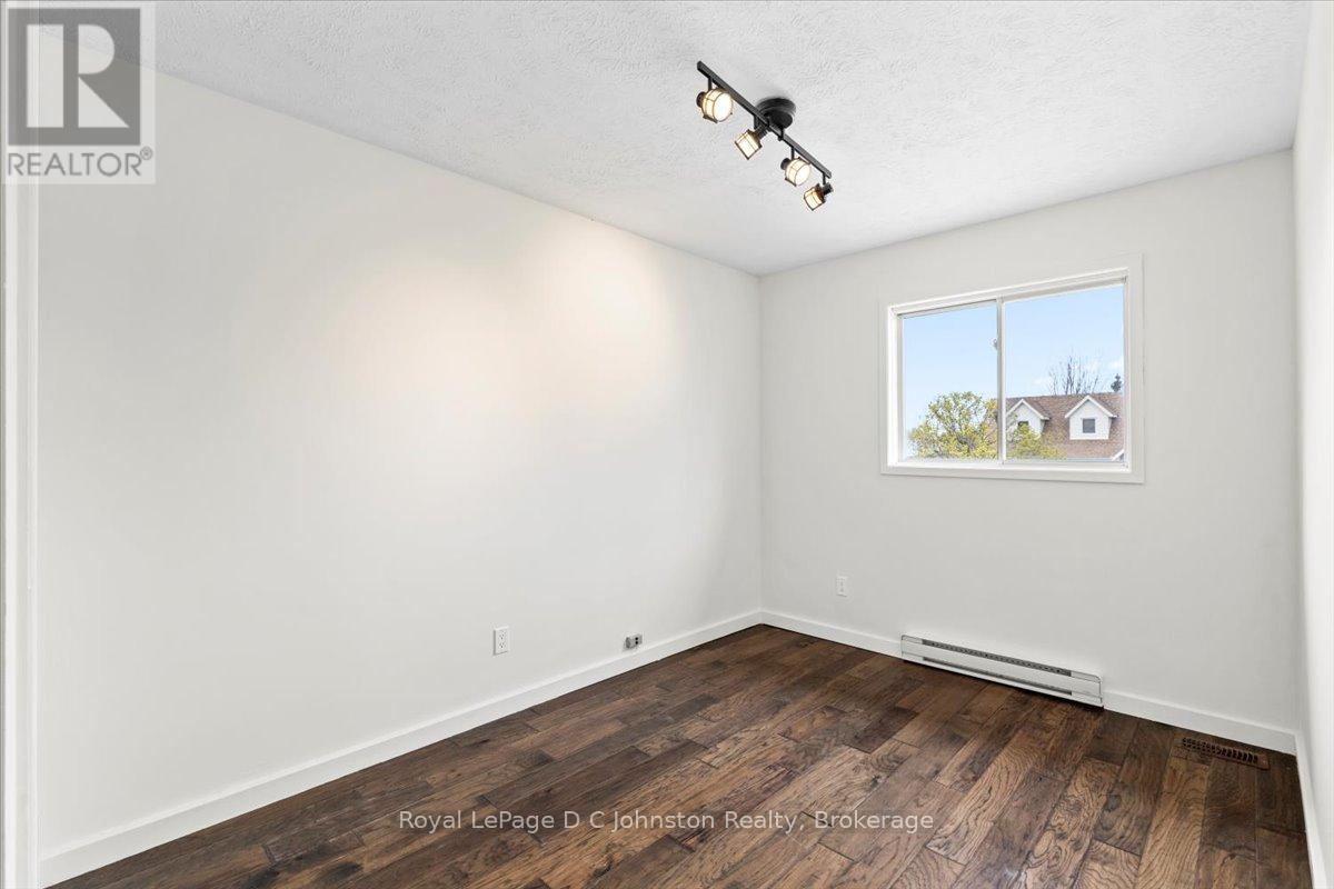 812 Bradford Street, Saugeen Shores, Ontario  N0H 2C4 - Photo 19 - X12158789