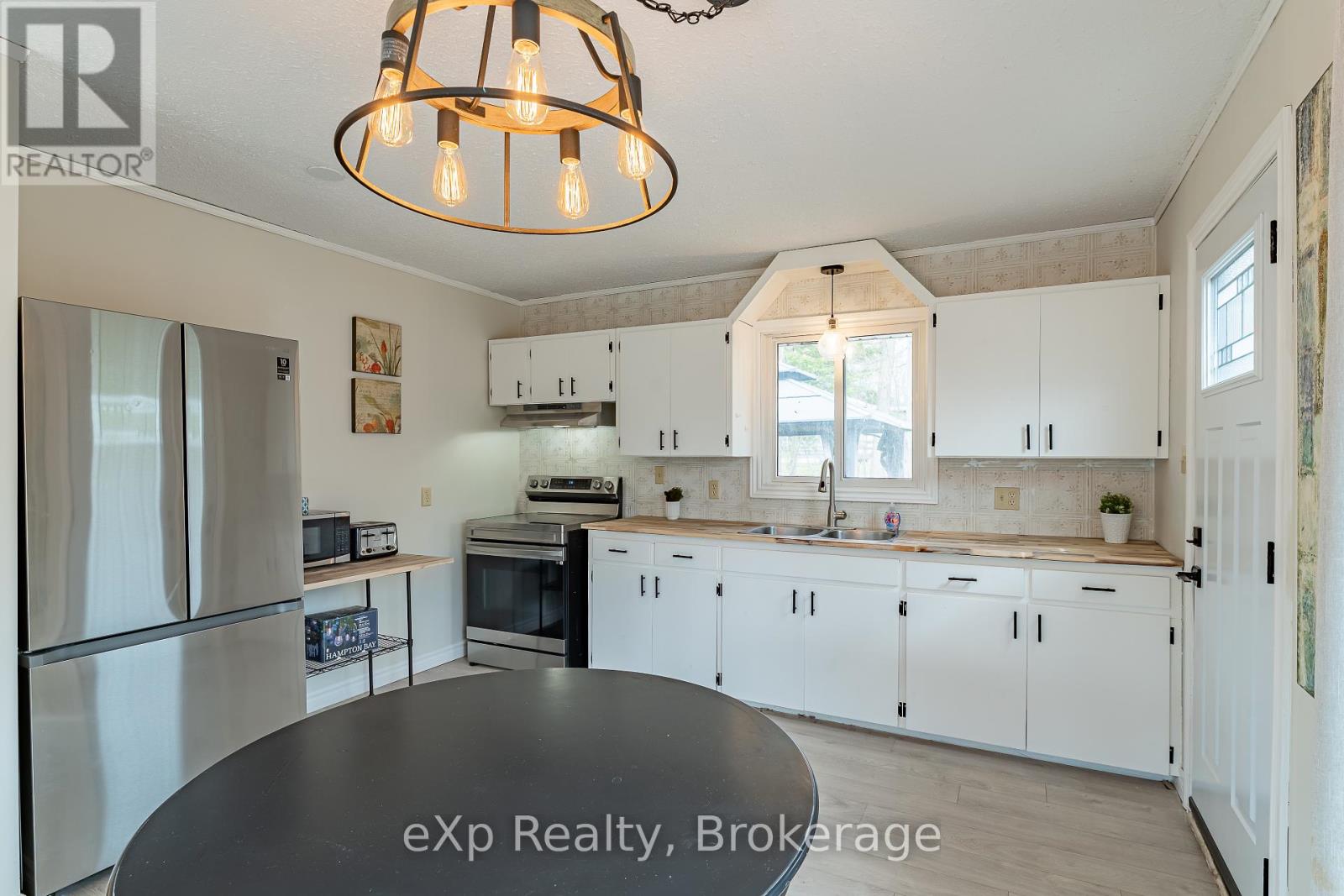 15 Mapleport Crescent, South Bruce Peninsula, Ontario  N0H 2T0 - Photo 2 - X12206706