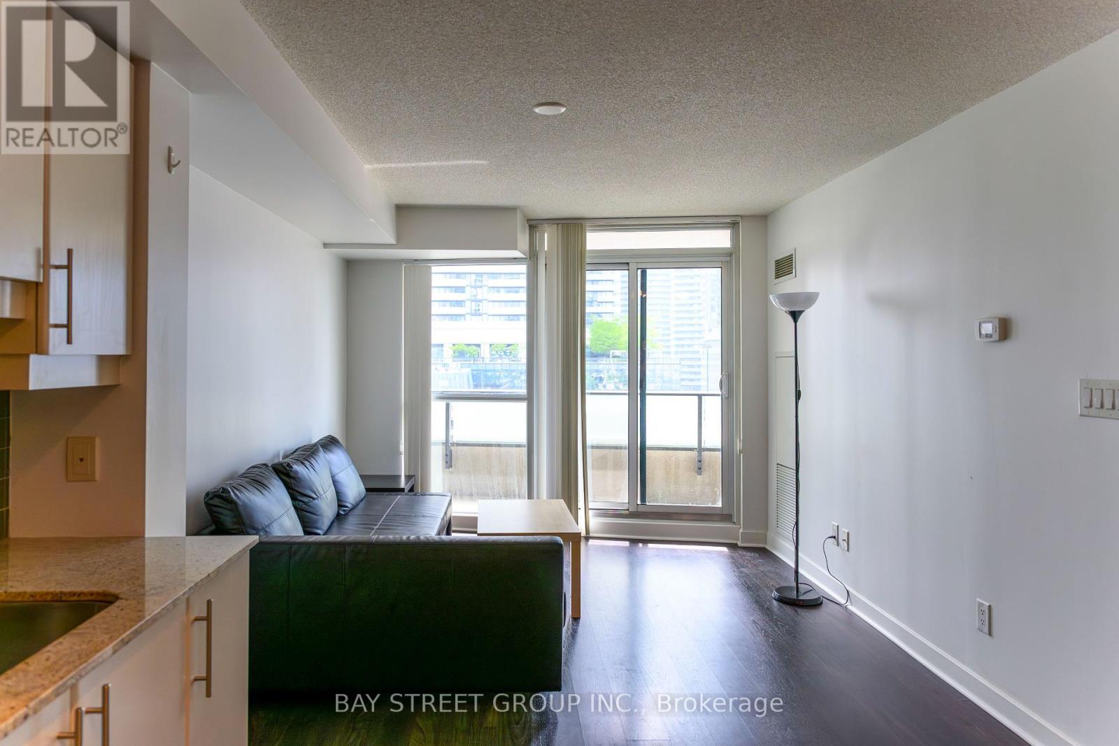 1002 - 33 Bay Street, Toronto, Ontario  M5J 2Z3 - Photo 6 - C12184579