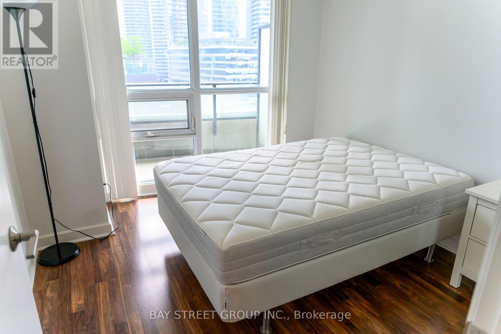 1002 - 33 Bay Street, Toronto, Ontario  M5J 2Z3 - Photo 10 - C12184579
