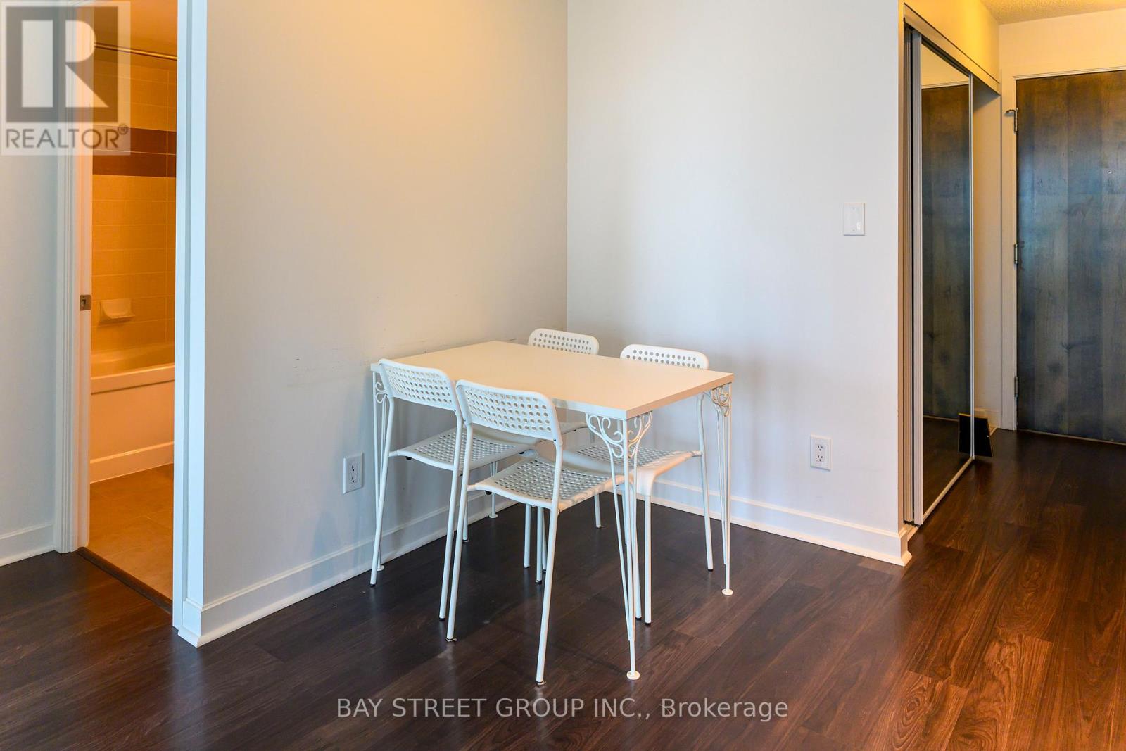1002 - 33 Bay Street, Toronto, Ontario  M5J 2Z3 - Photo 5 - C12184579