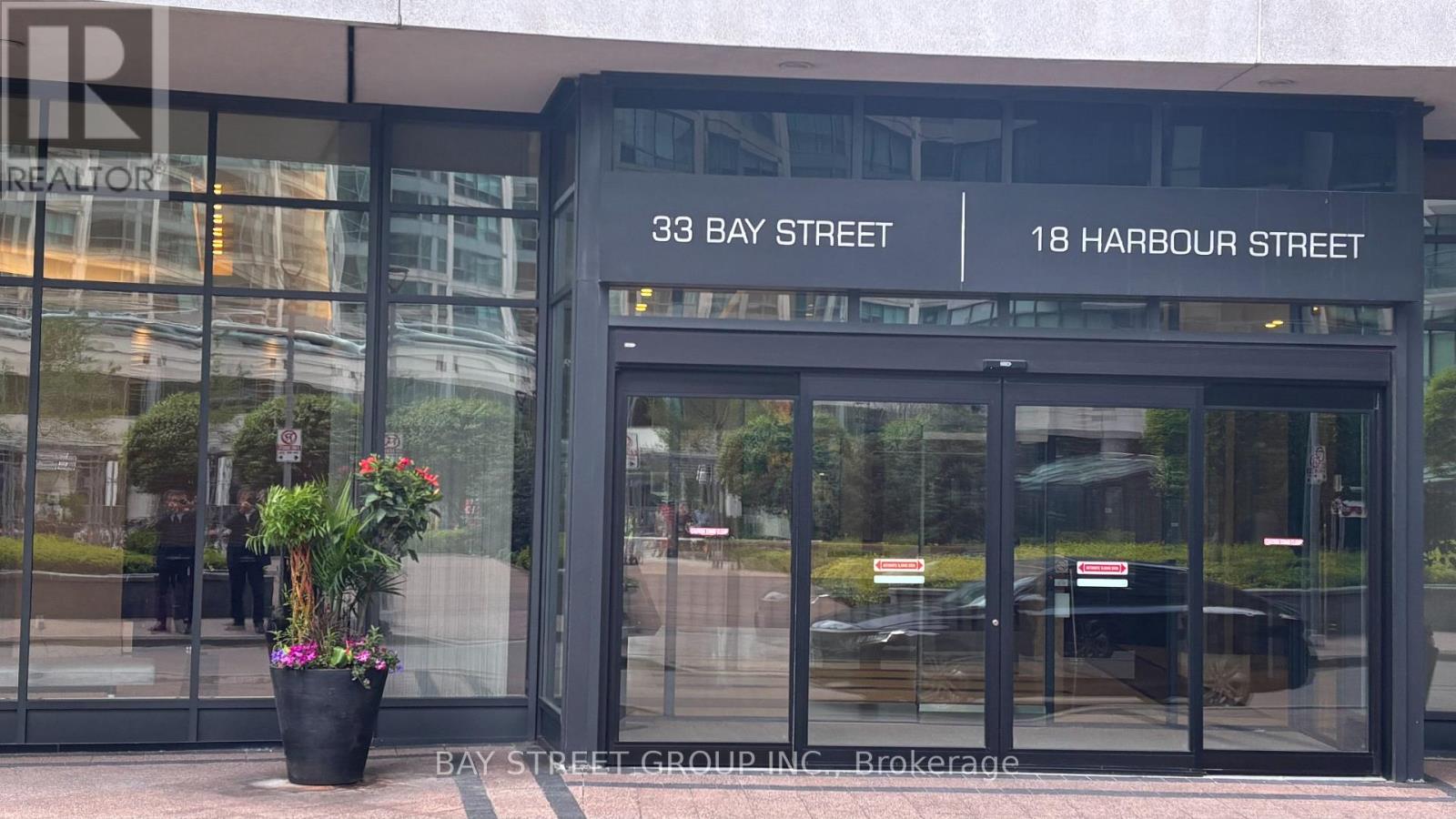 1002 - 33 Bay Street, Toronto, Ontario  M5J 2Z3 - Photo 15 - C12184579