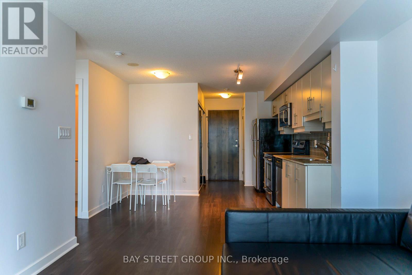 1002 - 33 Bay Street, Toronto, Ontario  M5J 2Z3 - Photo 2 - C12184579