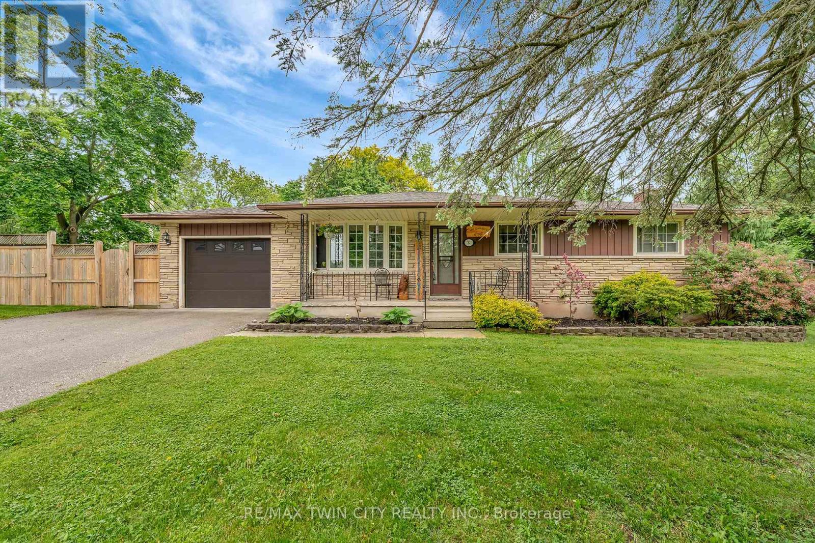 22 Victoria Street, North Dumfries, Ontario  N0B 1L0 - Photo 24 - X12023146