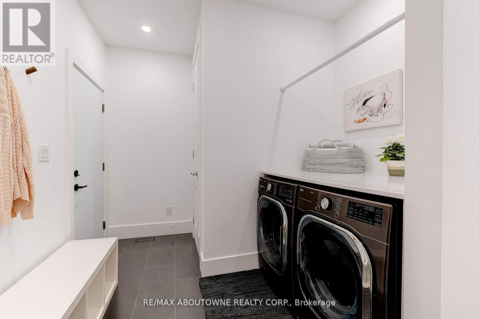 295 Allen Road, Grimsby, Ontario  L3M 4E7 - Photo 28 - X12069658