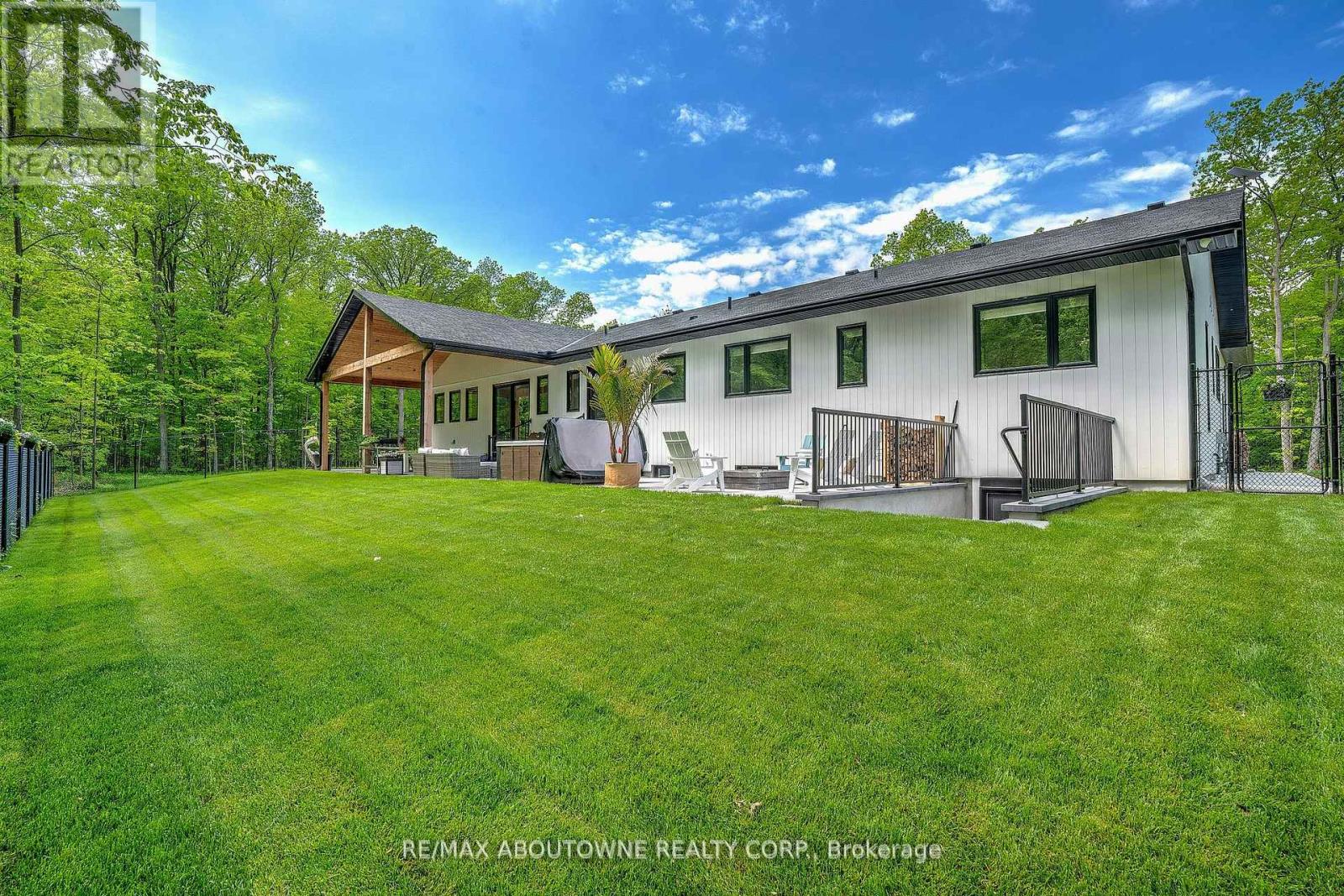 295 Allen Road, Grimsby, Ontario  L3M 4E7 - Photo 31 - X12069658