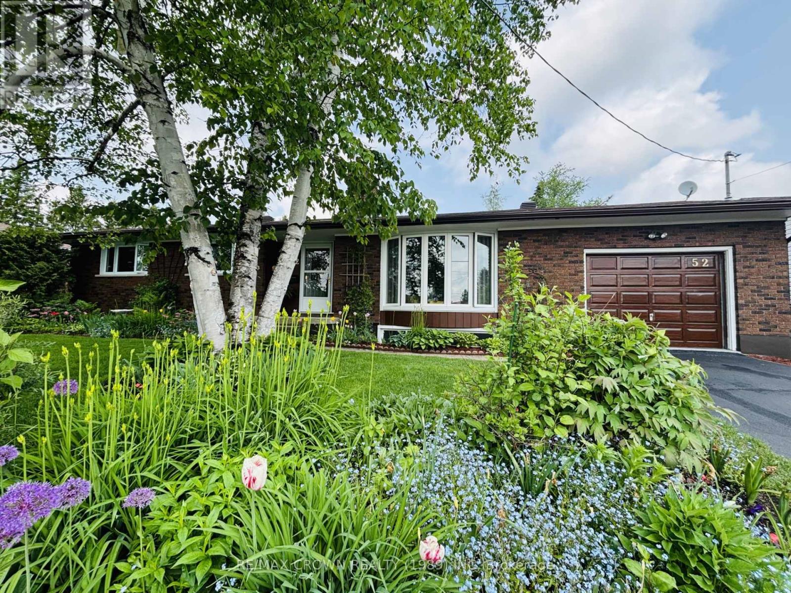 52 Hellen Avenue, Timmins (Sp - Main Area), Ontario  P0N 1H0 - Photo 1 - T12210245