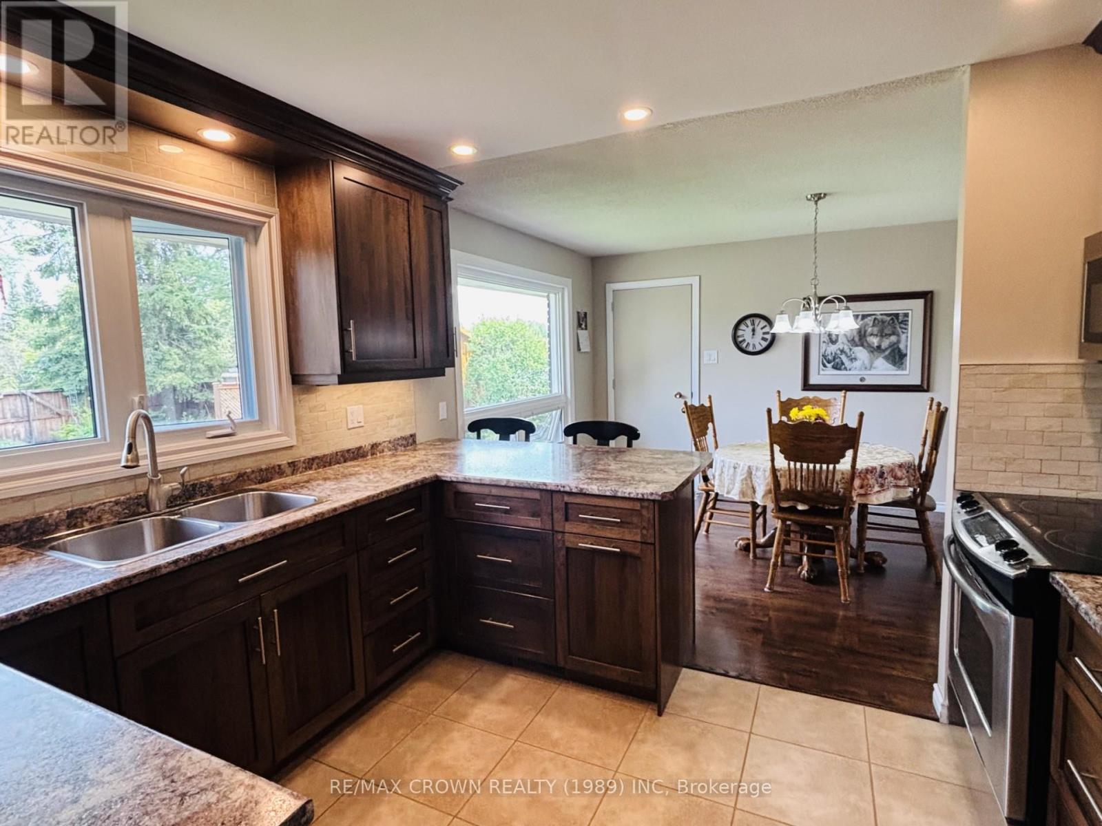52 Hellen Avenue, Timmins (Sp - Main Area), Ontario  P0N 1H0 - Photo 12 - T12210245