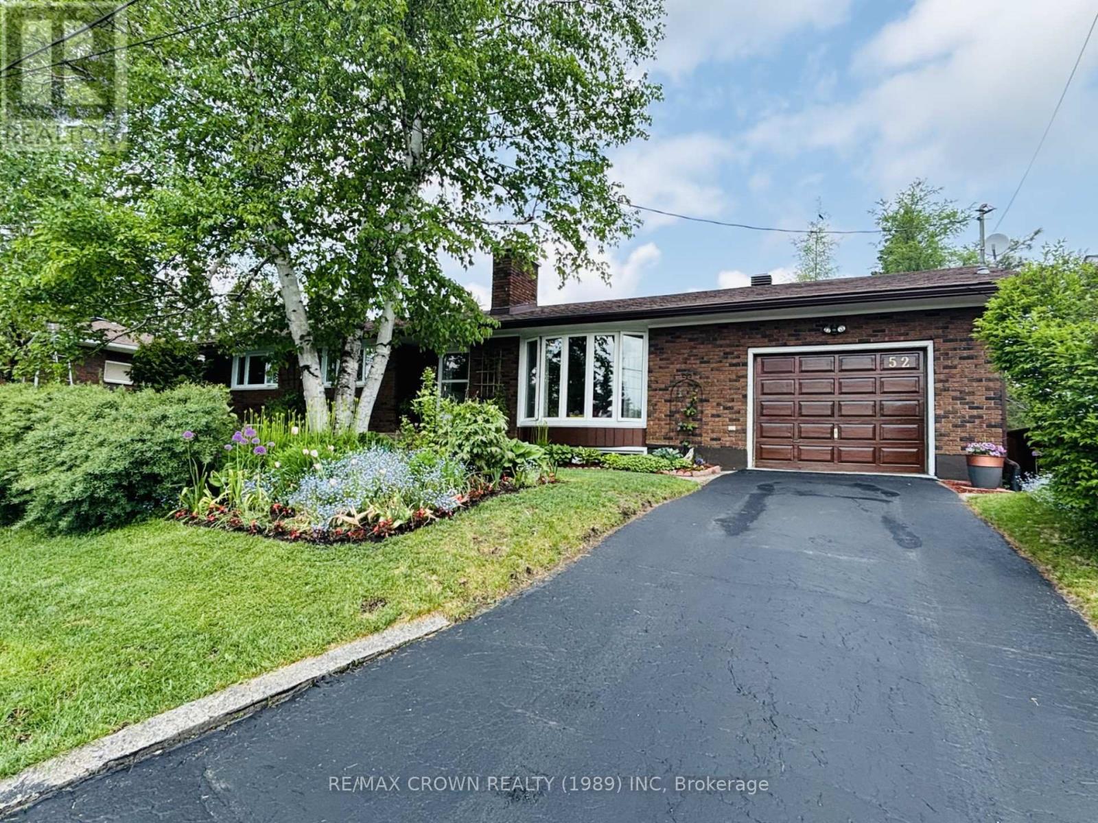 52 Hellen Avenue, Timmins (Sp - Main Area), Ontario  P0N 1H0 - Photo 2 - T12210245