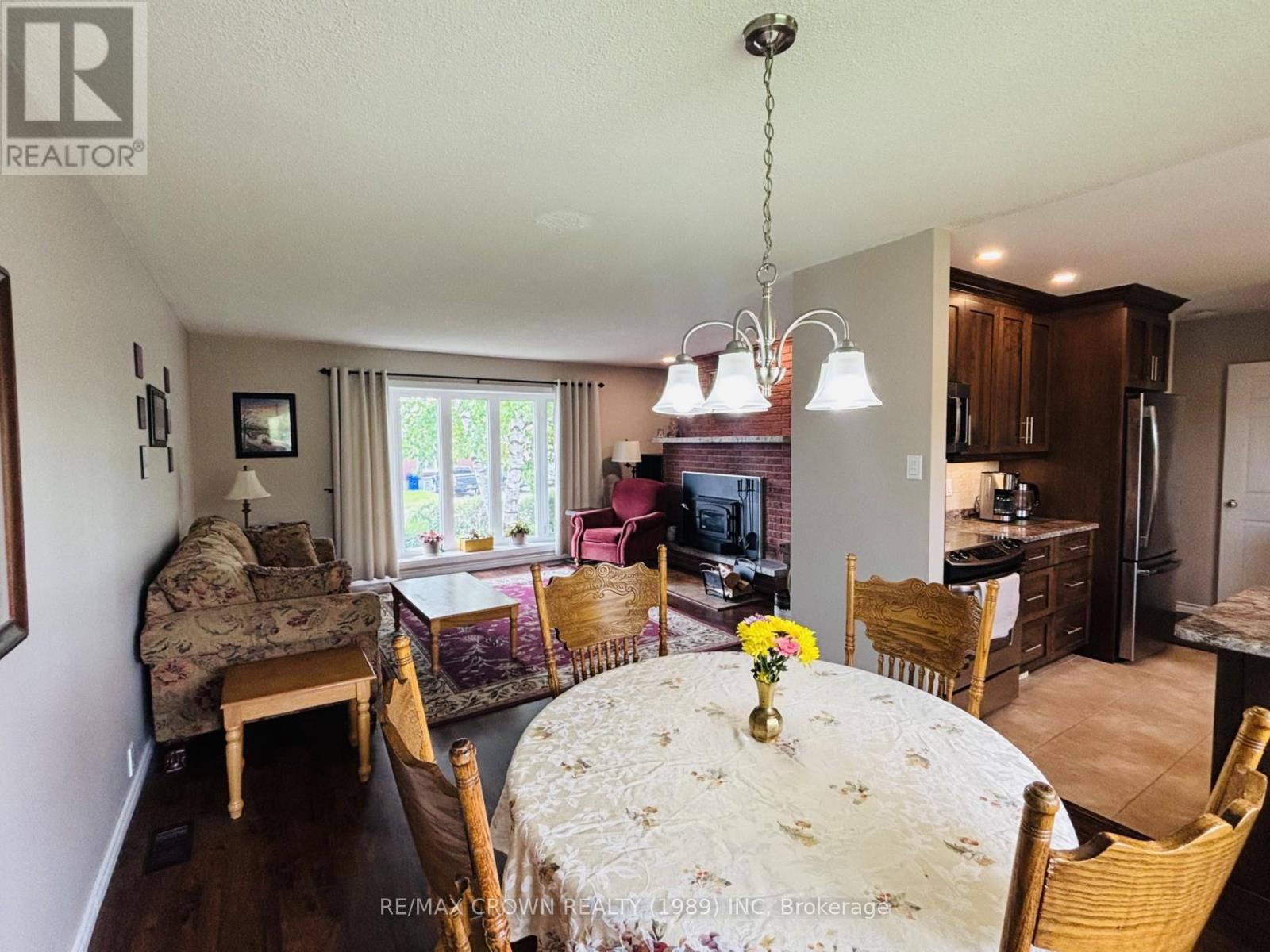 52 Hellen Avenue, Timmins (Sp - Main Area), Ontario  P0N 1H0 - Photo 8 - T12210245