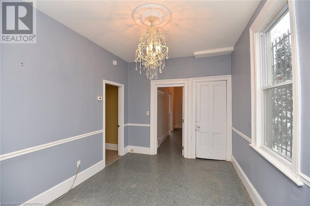 275 Main Street W, Hamilton, Ontario  L8P 1J7 - Photo 4 - 40710593