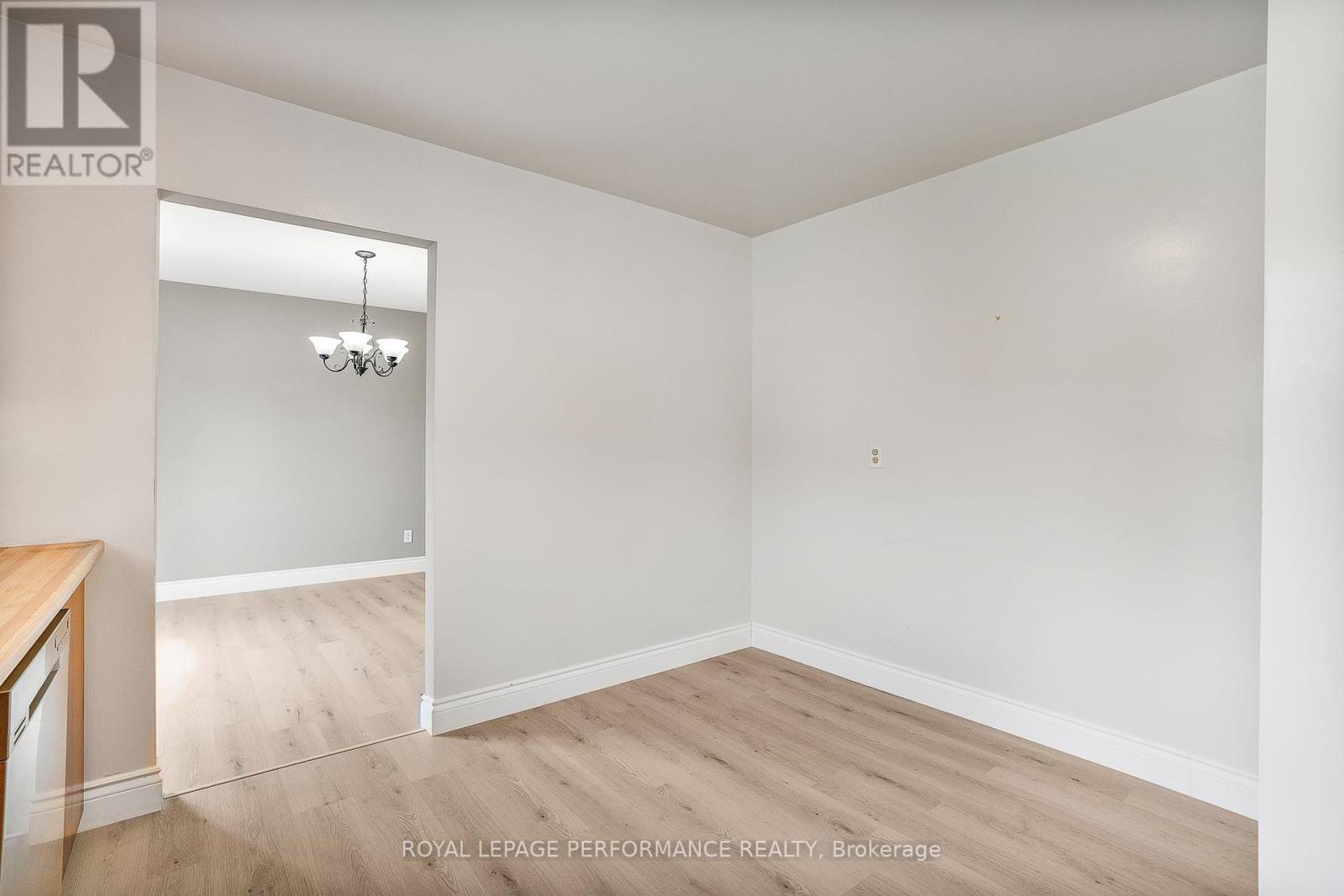 1407 Duford Drive, Ottawa, Ontario  K1E 1E4 - Photo 16 - X12210183
