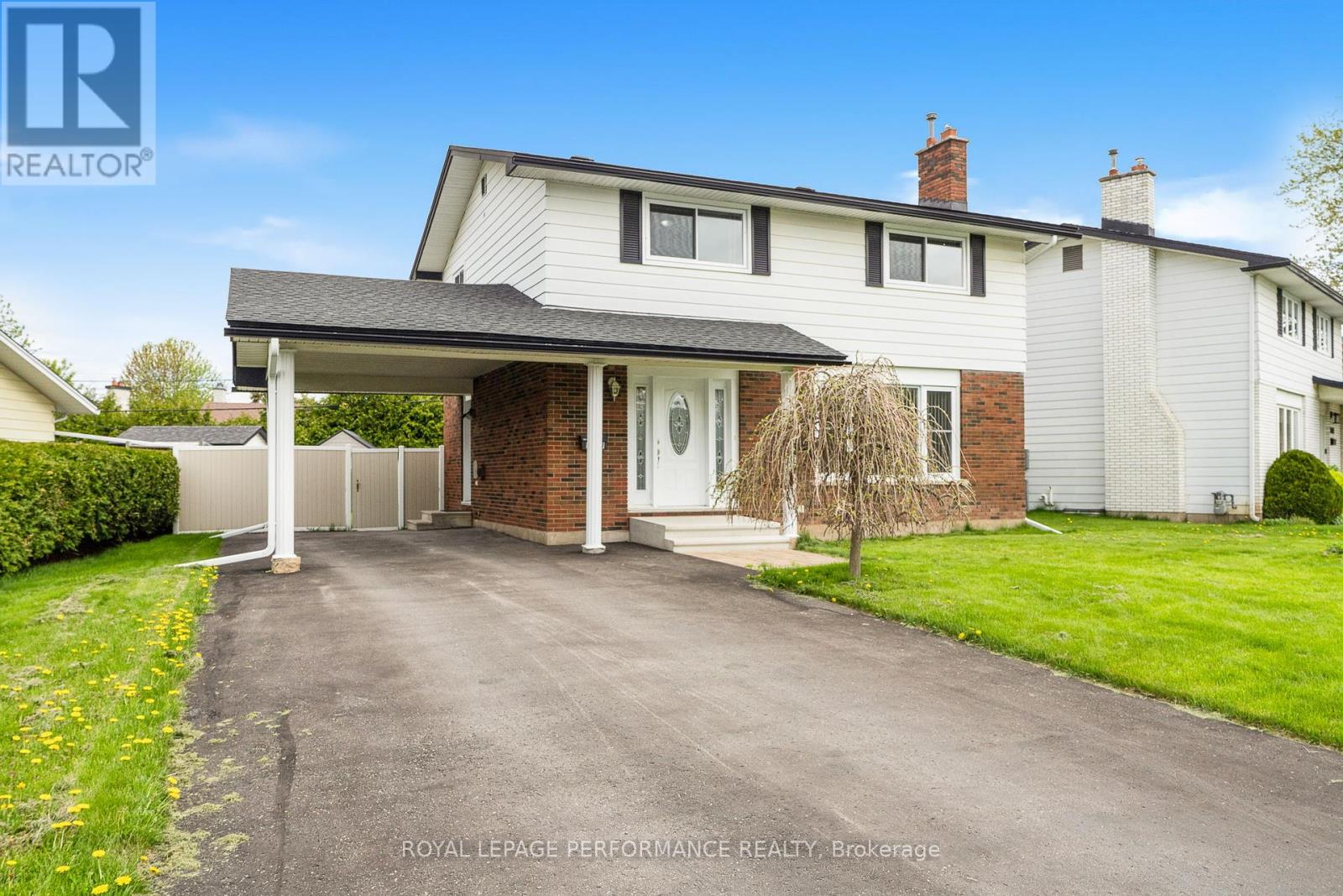 1407 Duford Drive, Ottawa, Ontario  K1E 1E4 - Photo 2 - X12210183