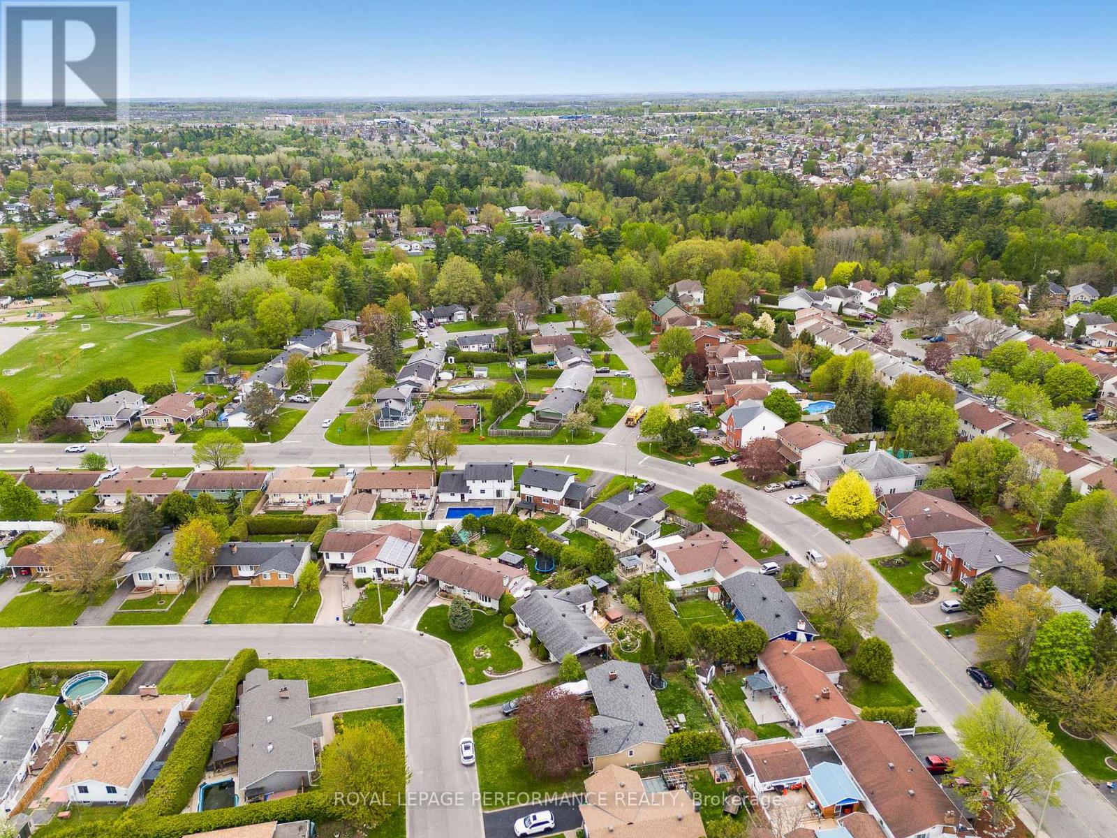 1407 Duford Drive, Ottawa, Ontario  K1E 1E4 - Photo 42 - X12210183