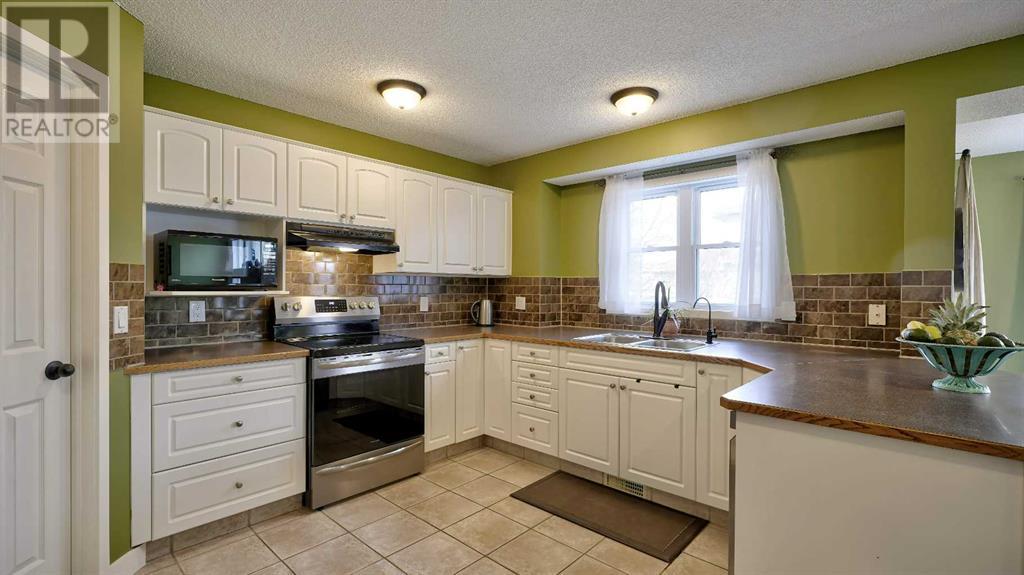 Property at 68 Cimarron Drive image 4