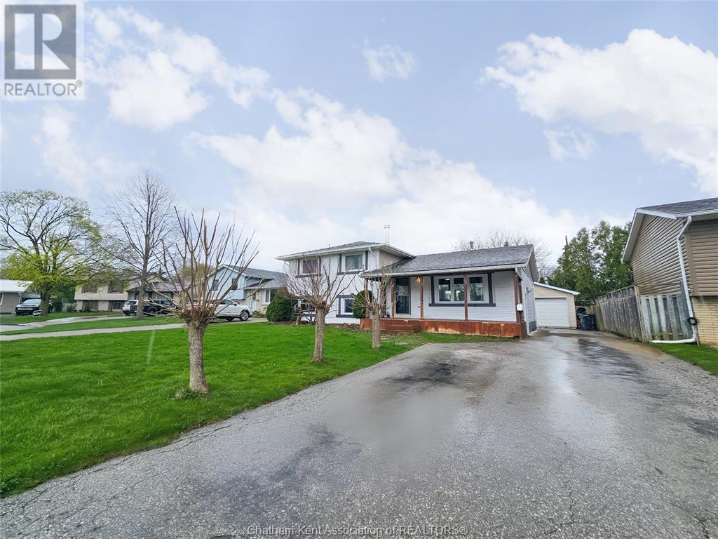 MLS# 25014660: 74 Chestnut DRIVE, Chatham, Canada