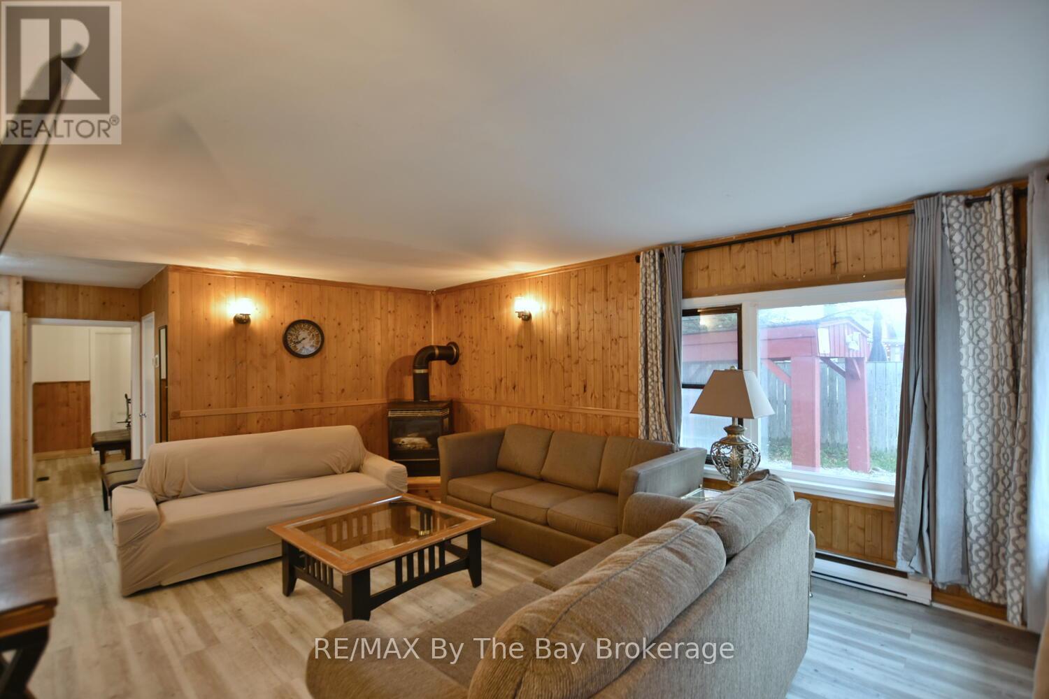 678 River Road W, Wasaga Beach, Ontario  L9Z 2P1 - Photo 11 - S12210252