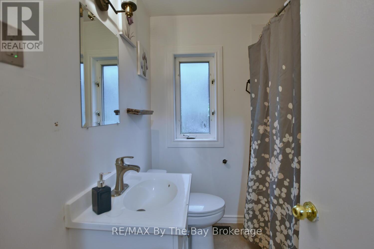 678 River Road W, Wasaga Beach, Ontario  L9Z 2P1 - Photo 16 - S12210252