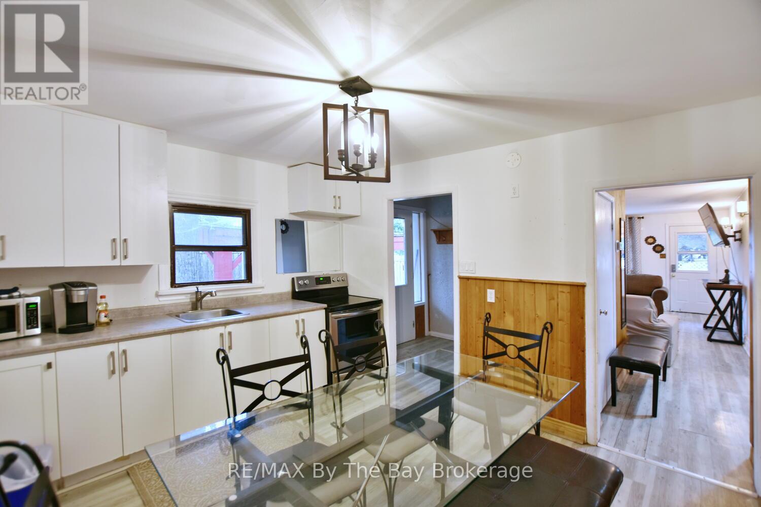 678 River Road W, Wasaga Beach, Ontario  L9Z 2P1 - Photo 20 - S12210252