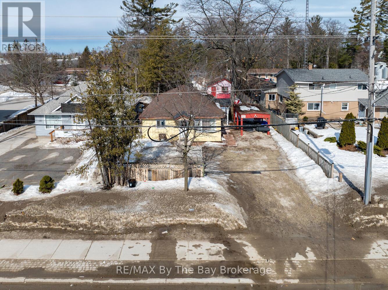 678 River Road W, Wasaga Beach, Ontario  L9Z 2P1 - Photo 25 - S12210252